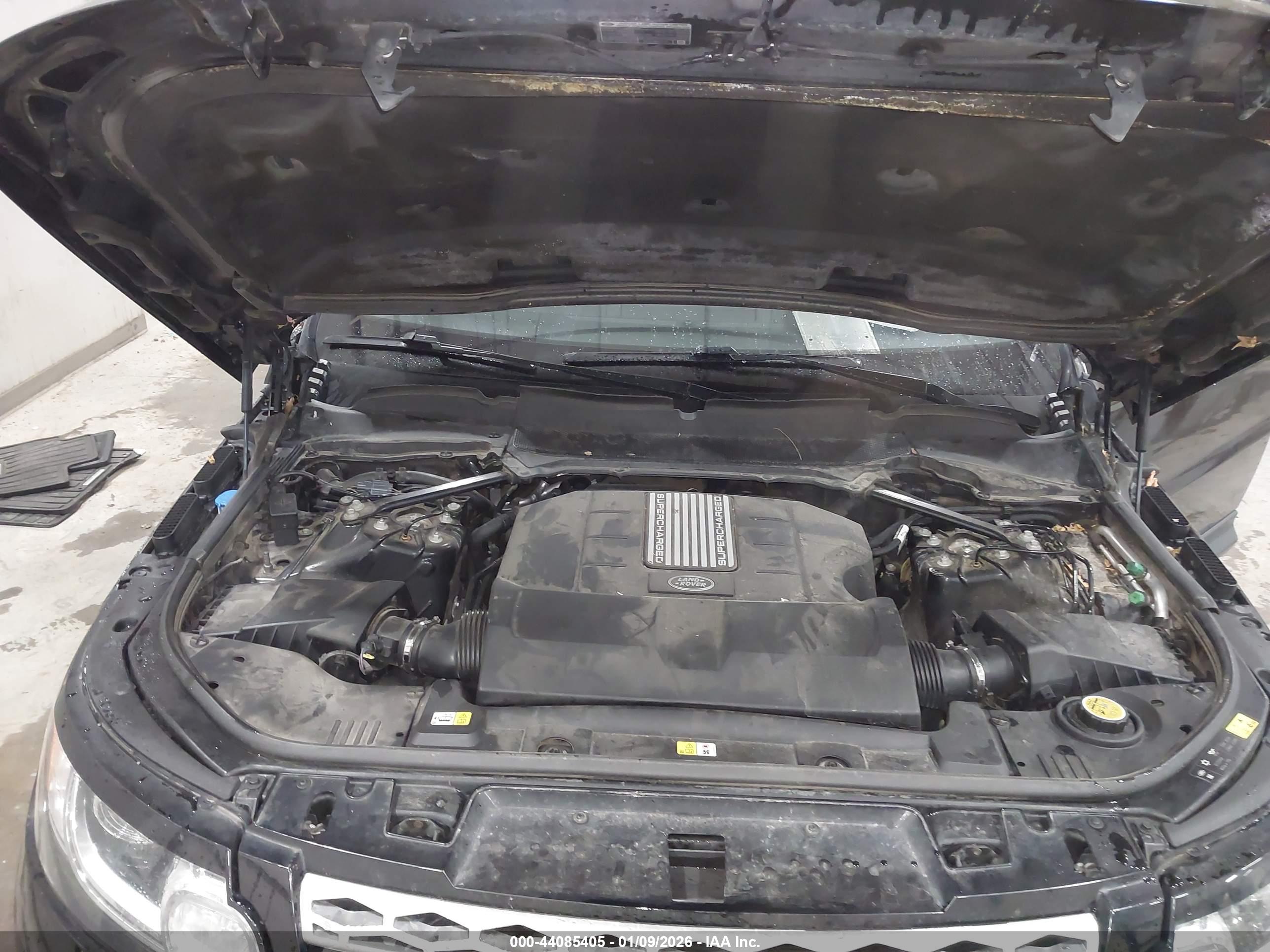 LAND ROVER image 10