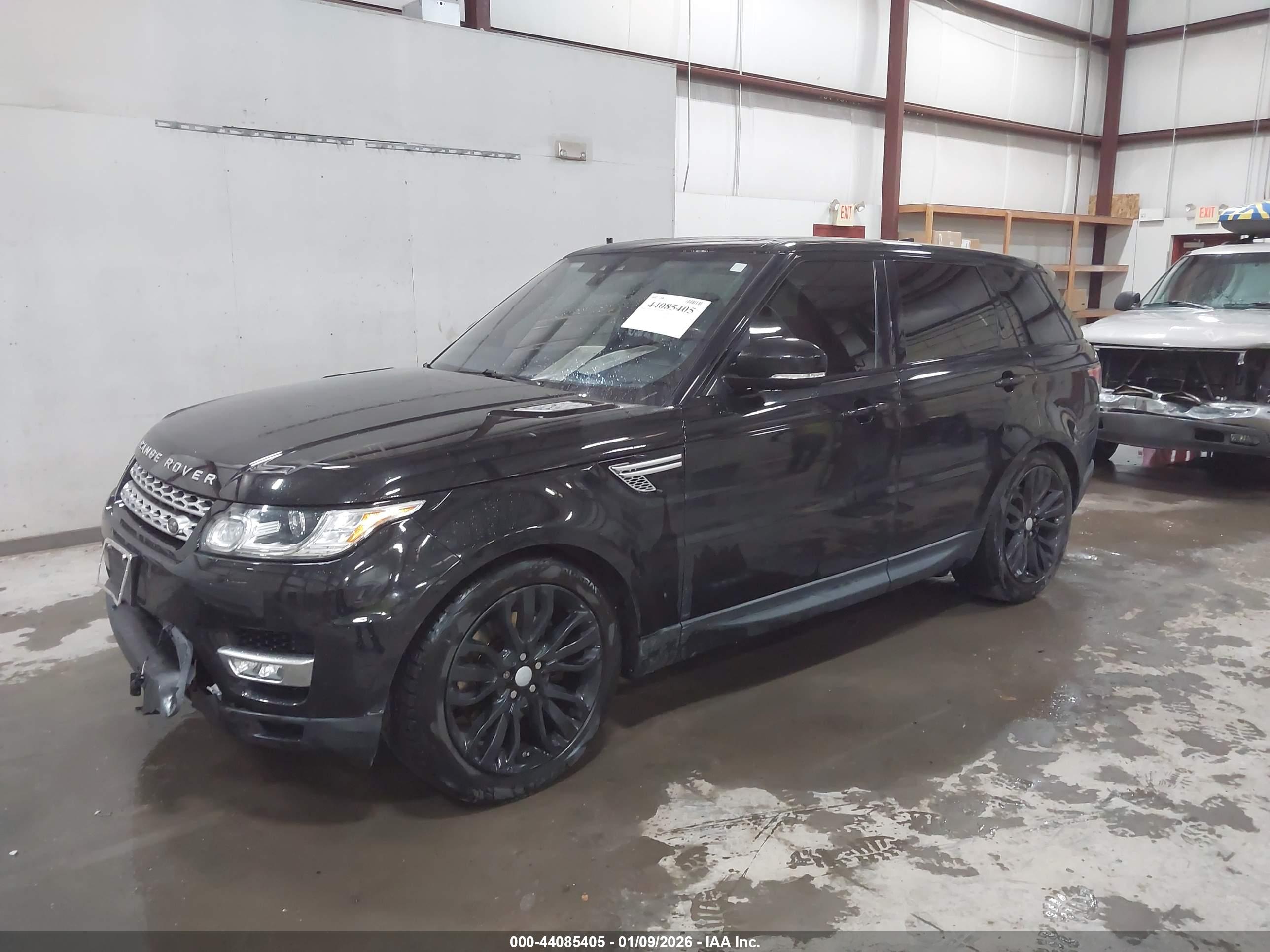 LAND ROVER image 2