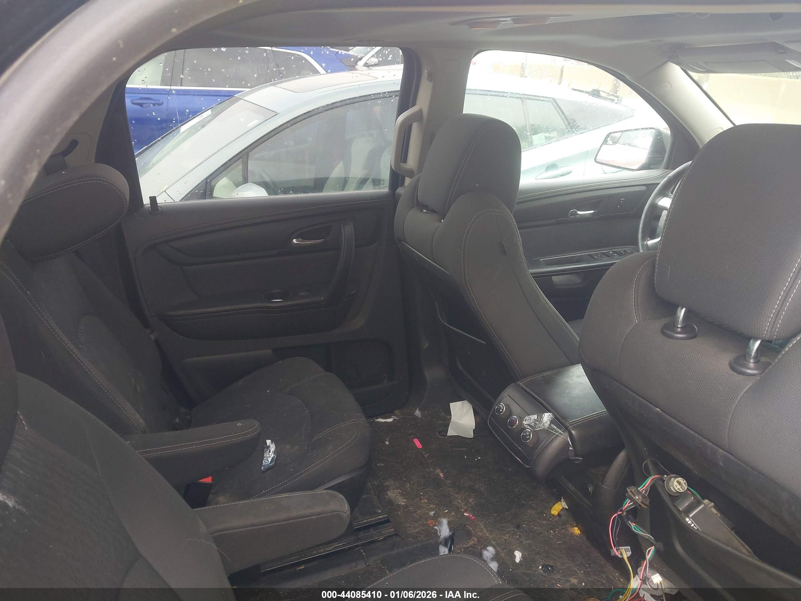 GMC ACADIA image 8