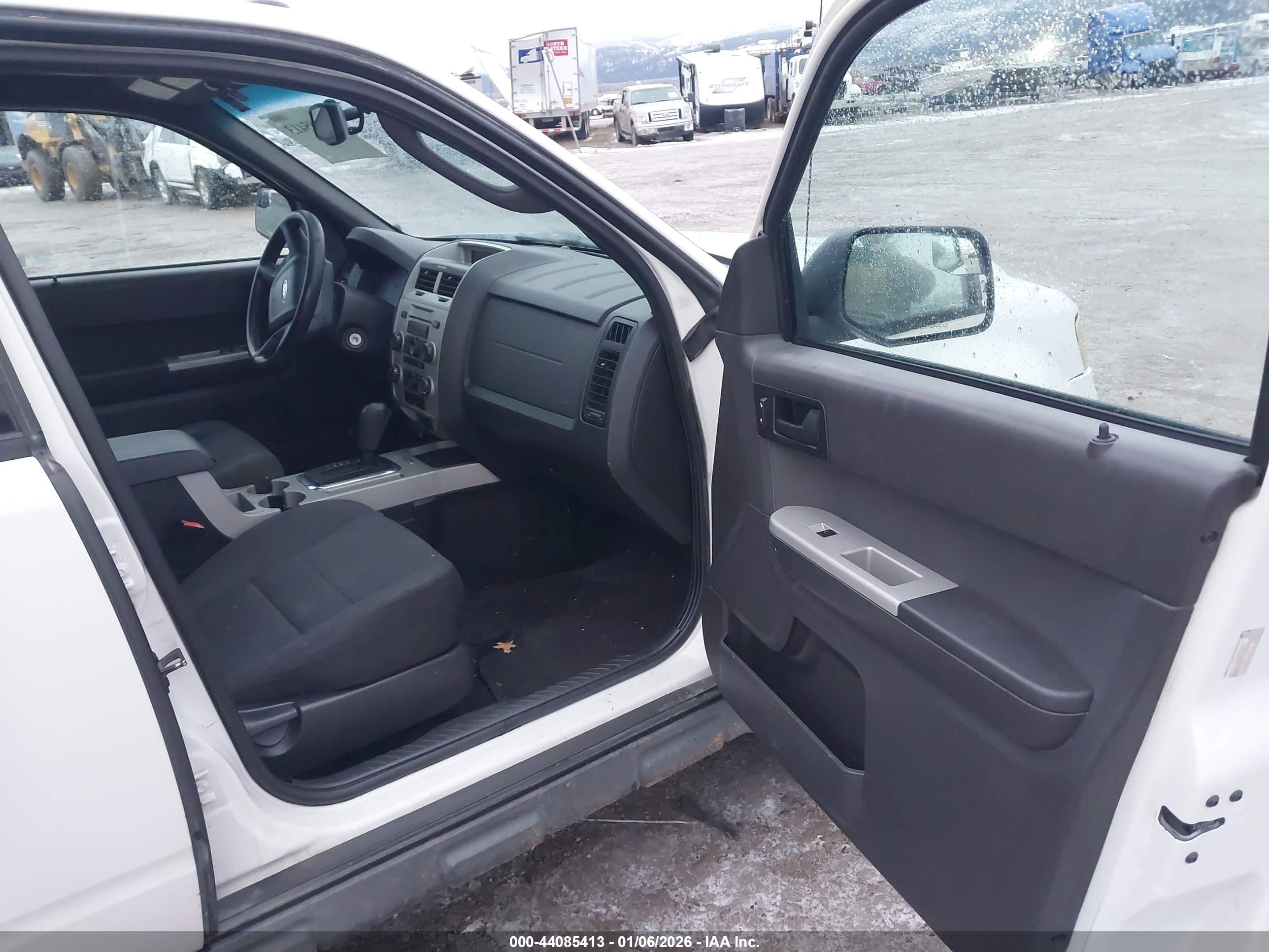 FORD ESCAPE image 5
