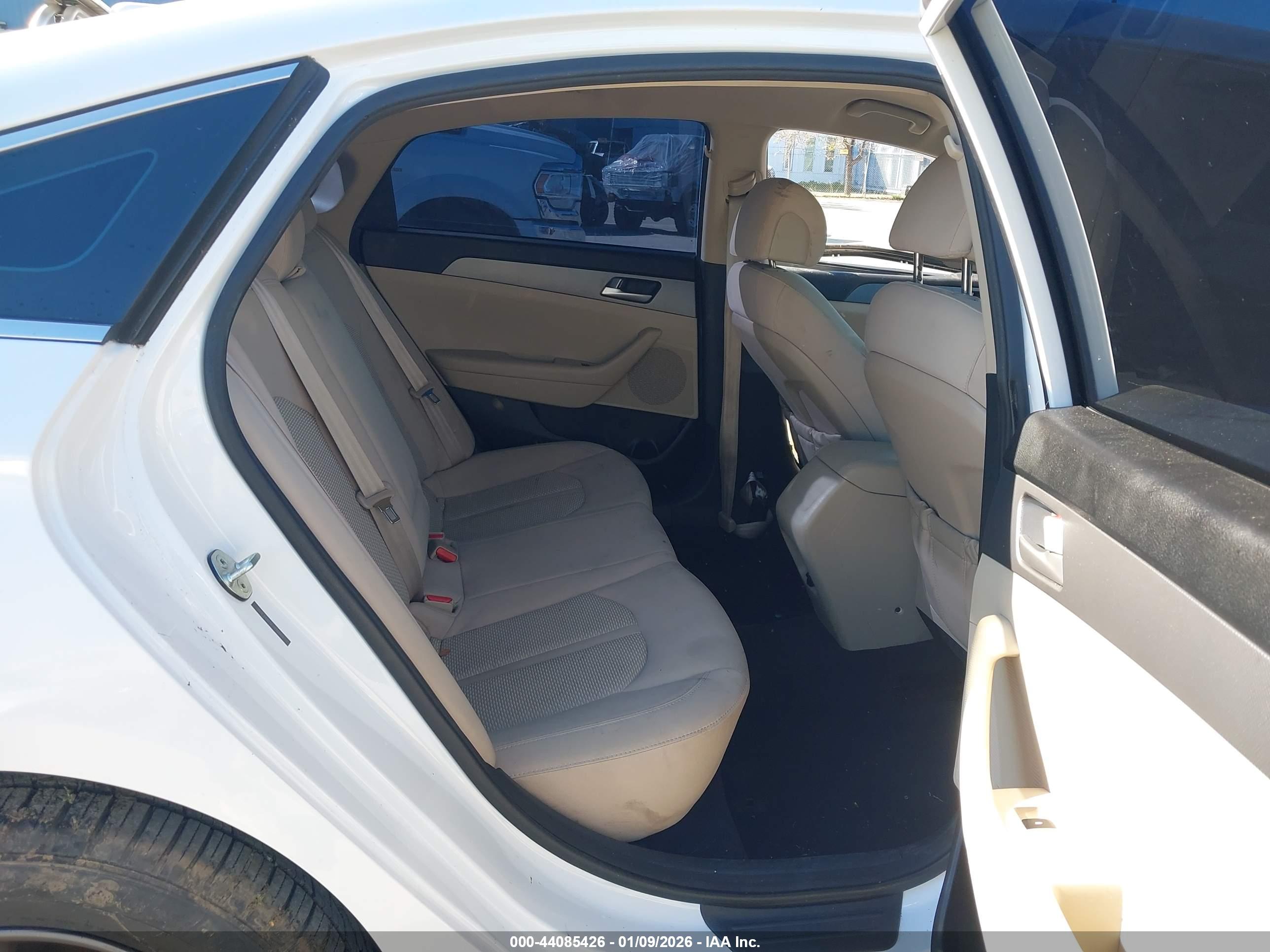 HYUNDAI SONATA image 8