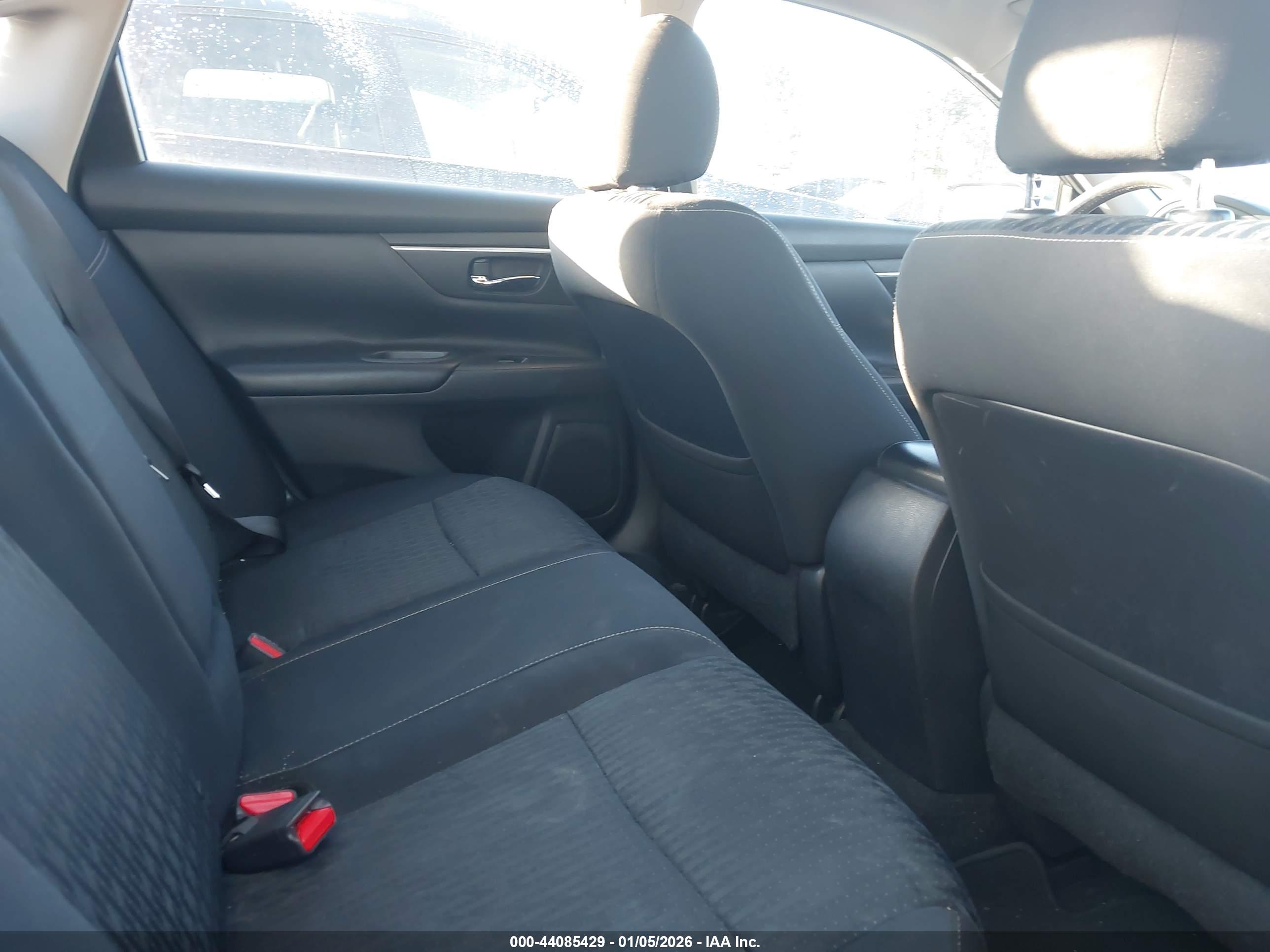 NISSAN ALTIMA image 8