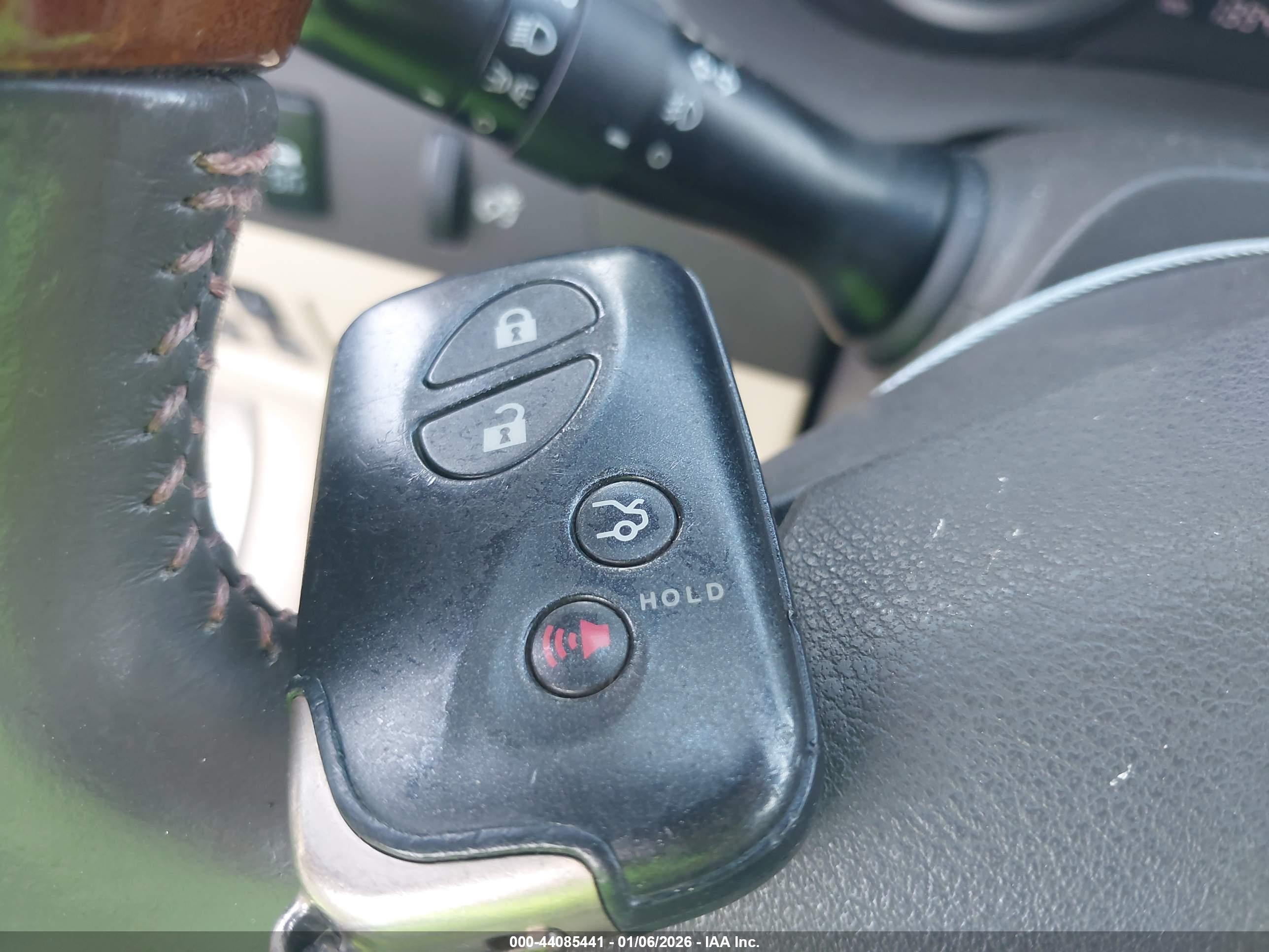 LEXUS ES image 11