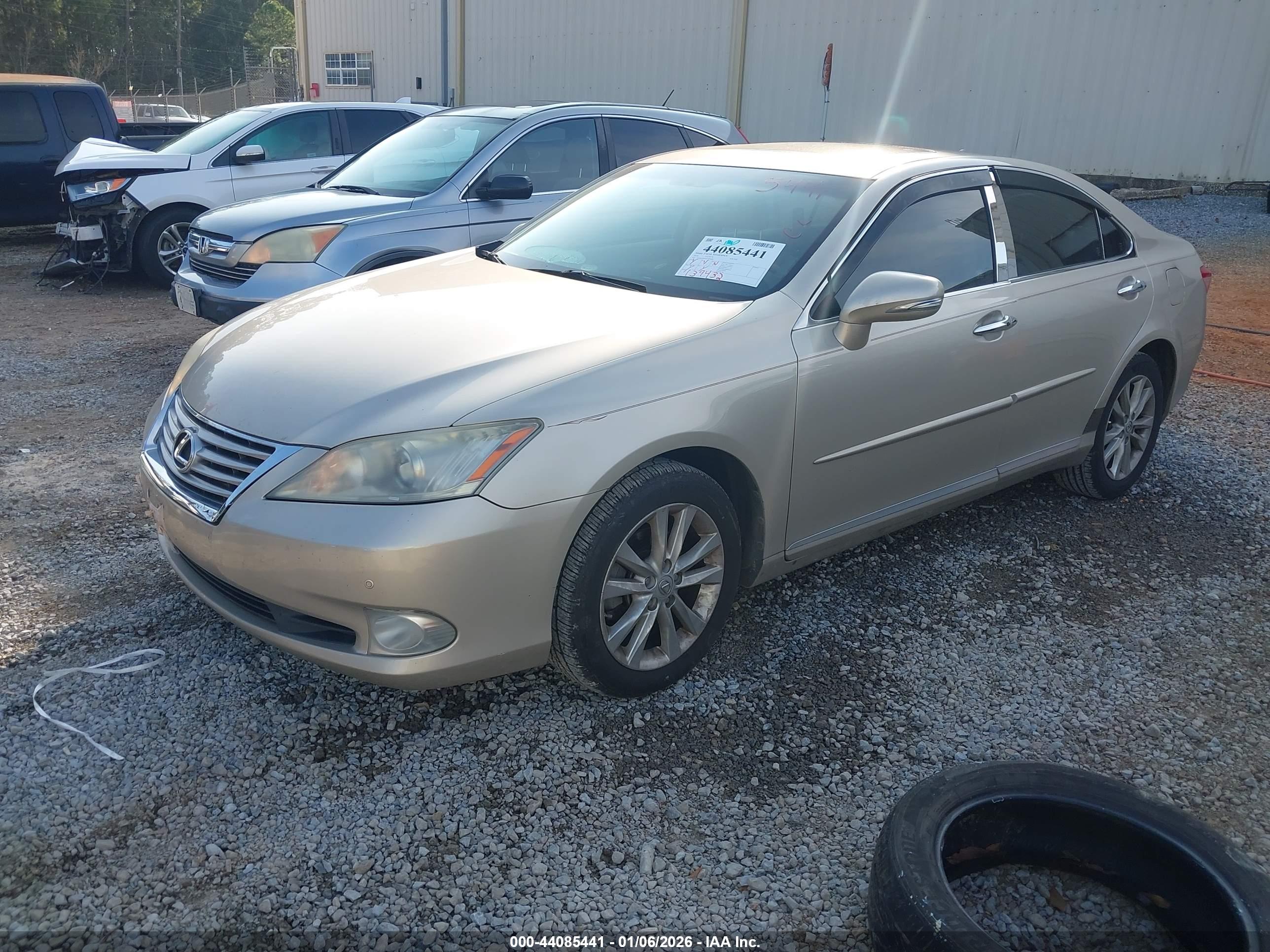 LEXUS ES image 2