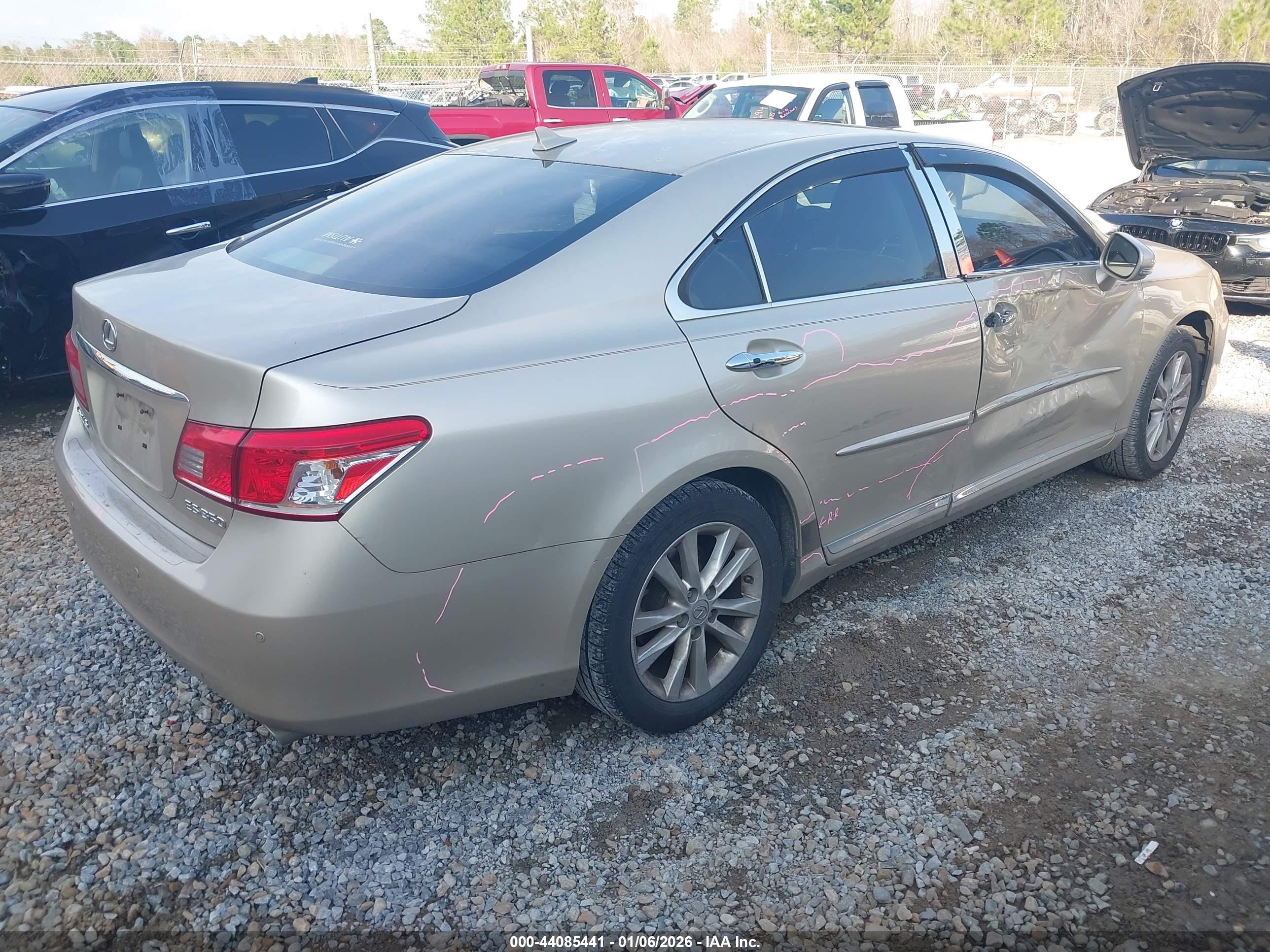 LEXUS ES image 4
