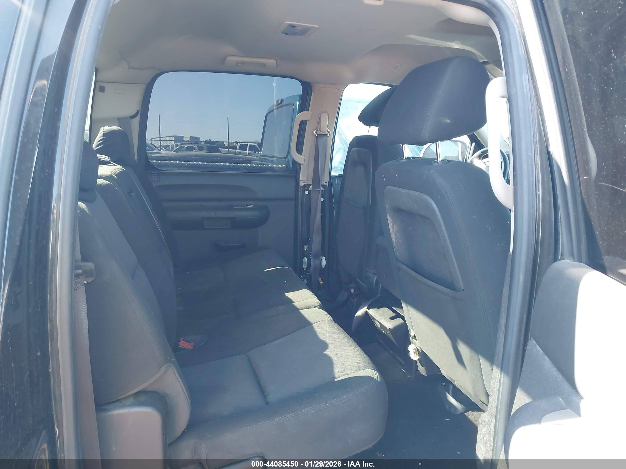CHEVROLET SILVERADO image 8