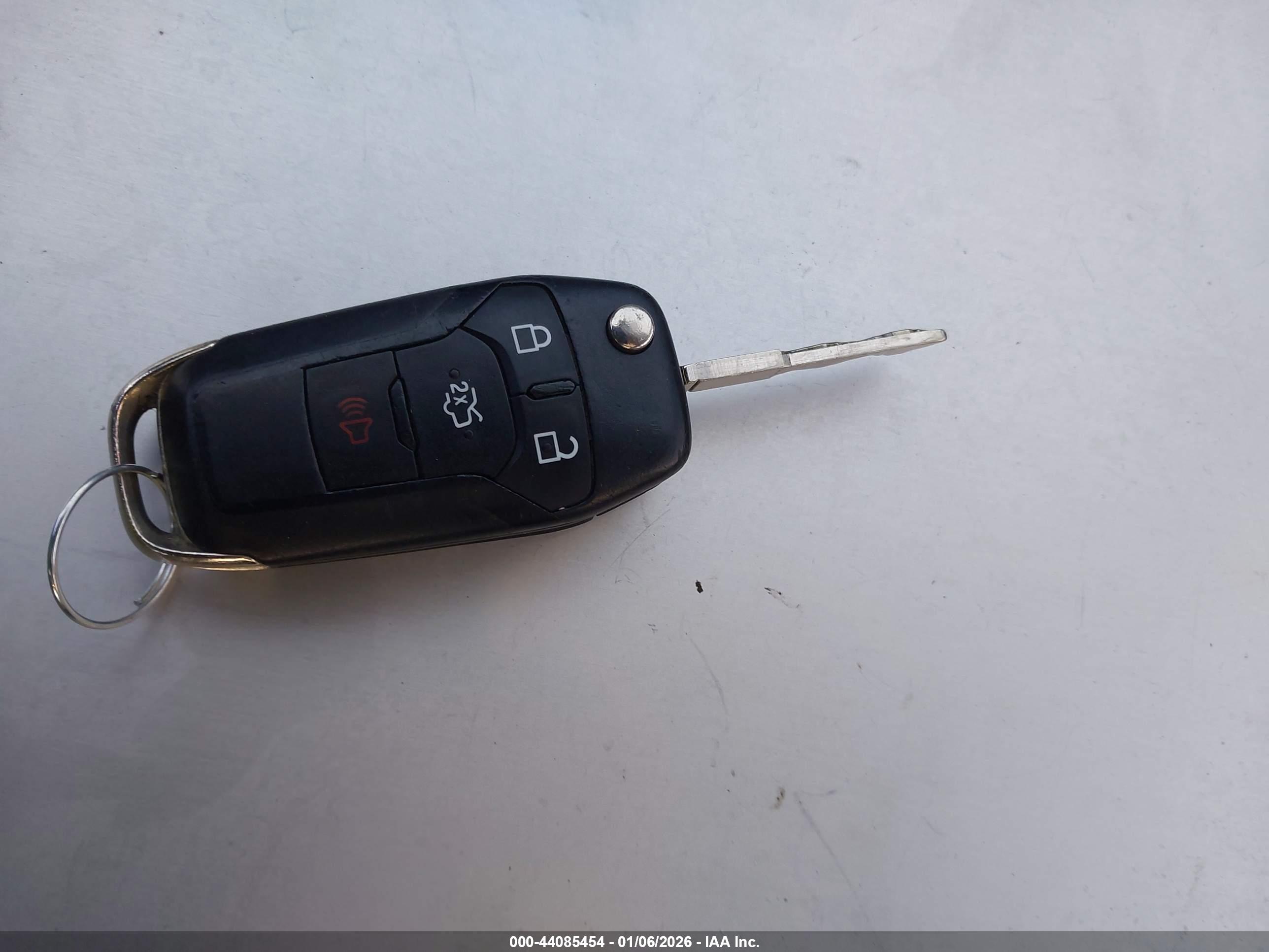 FORD FUSION image 11
