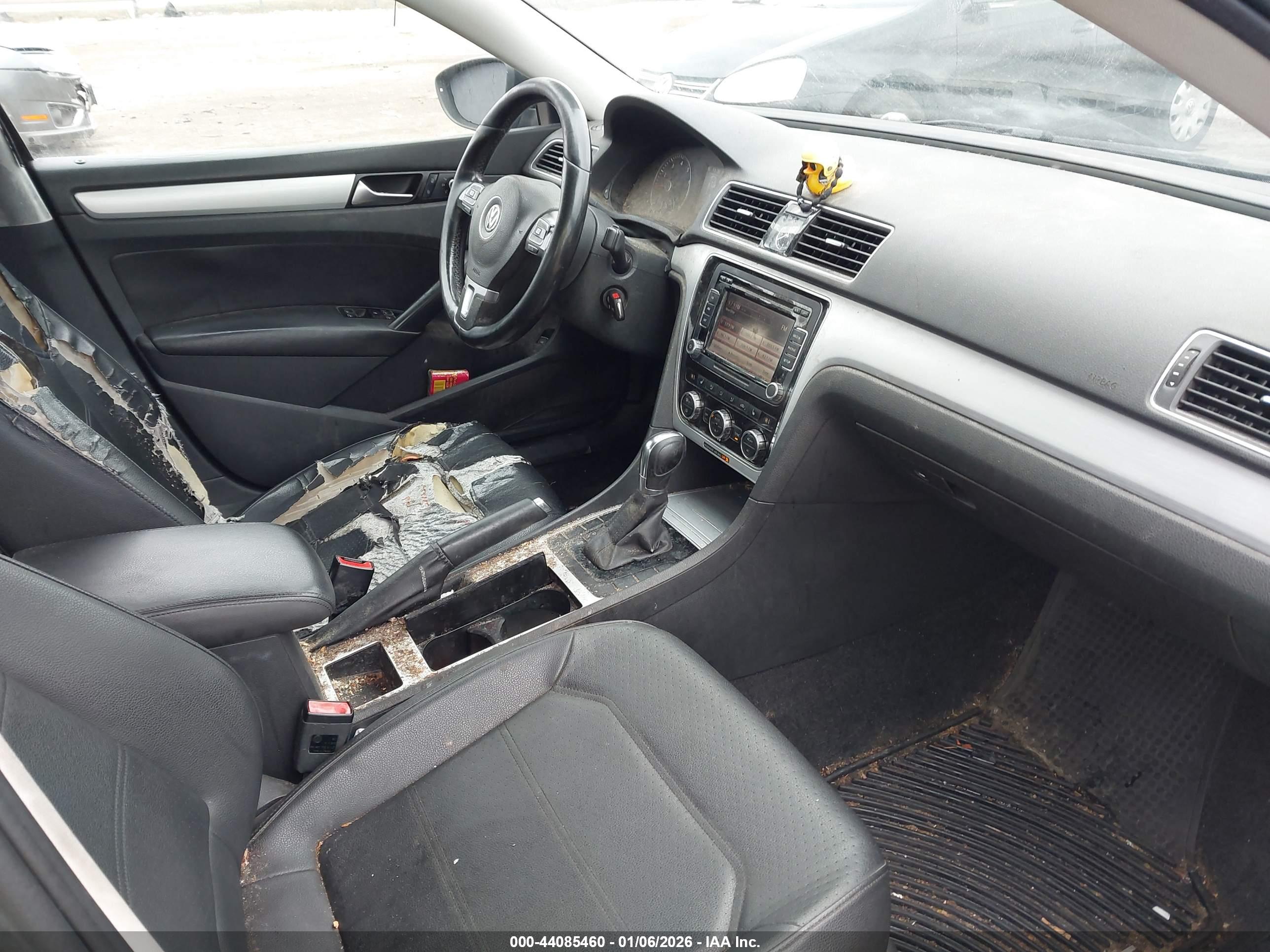 VOLKSWAGEN PASSAT image 5