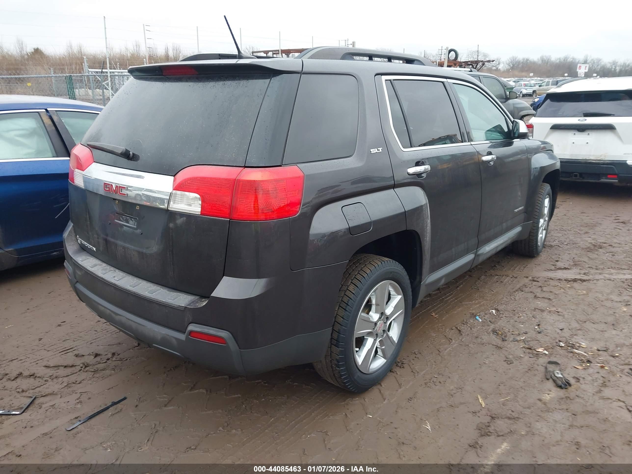 GMC TERRAIN image 4