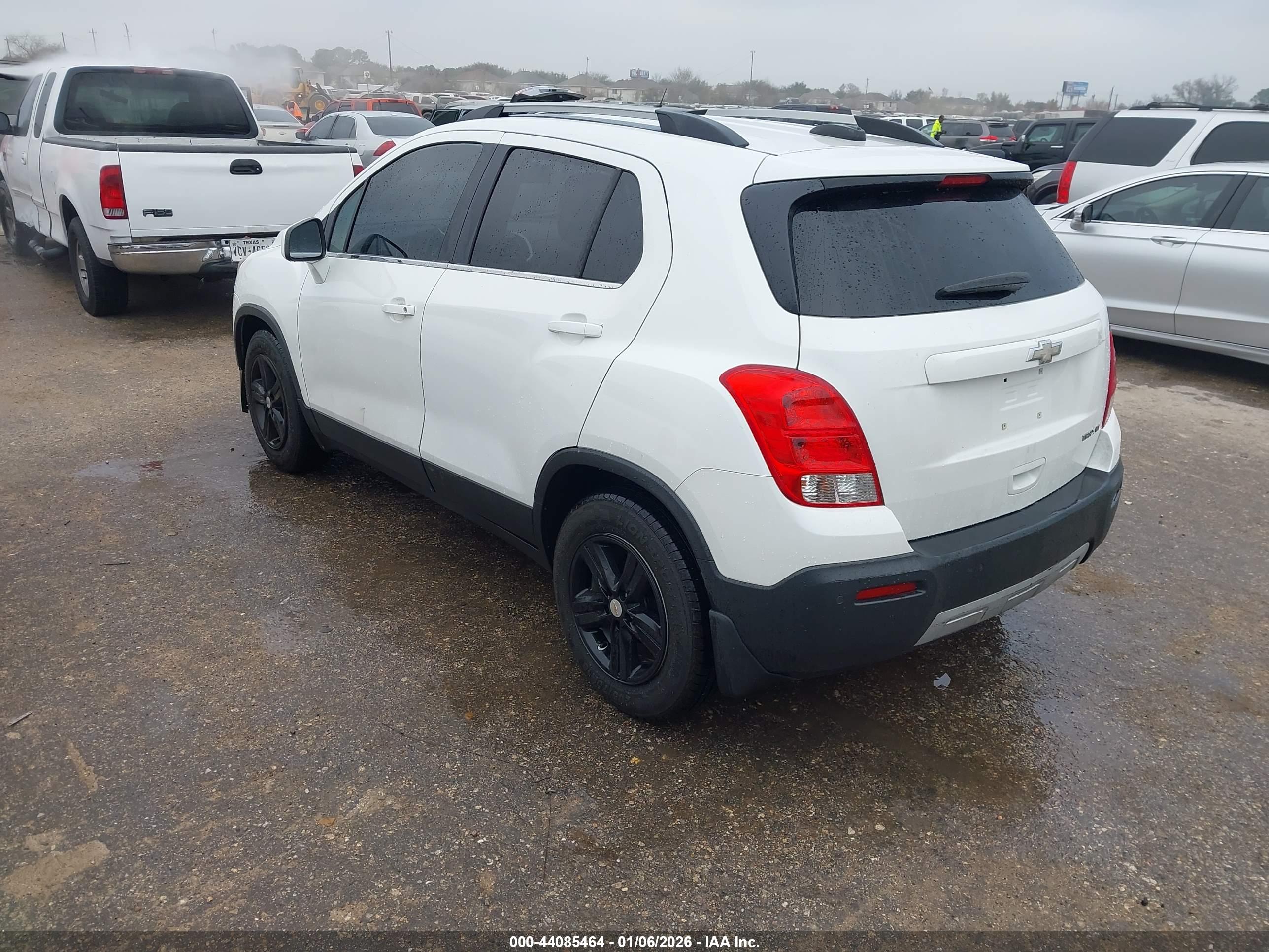 CHEVROLET TRAX image 3