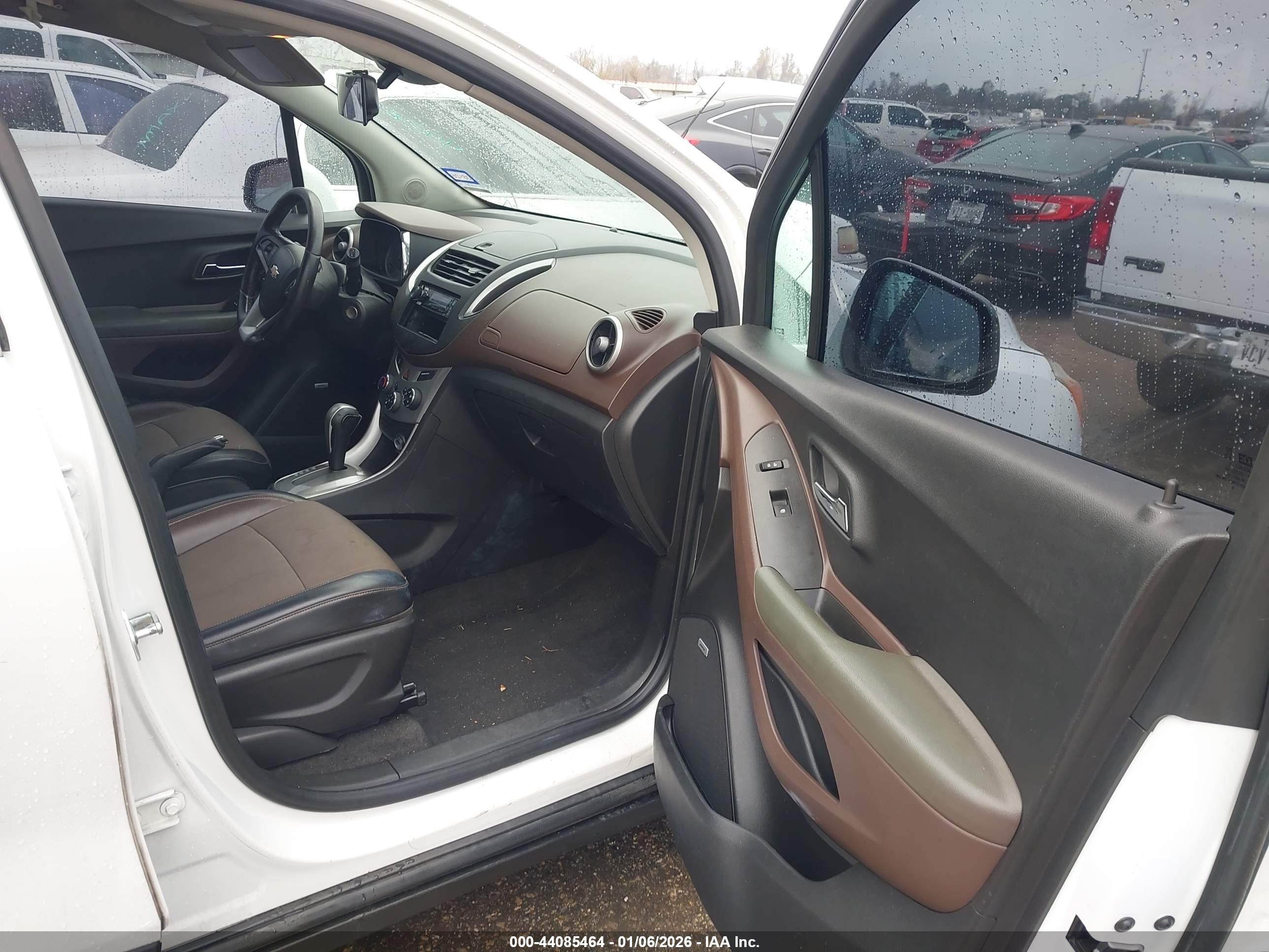 CHEVROLET TRAX image 5