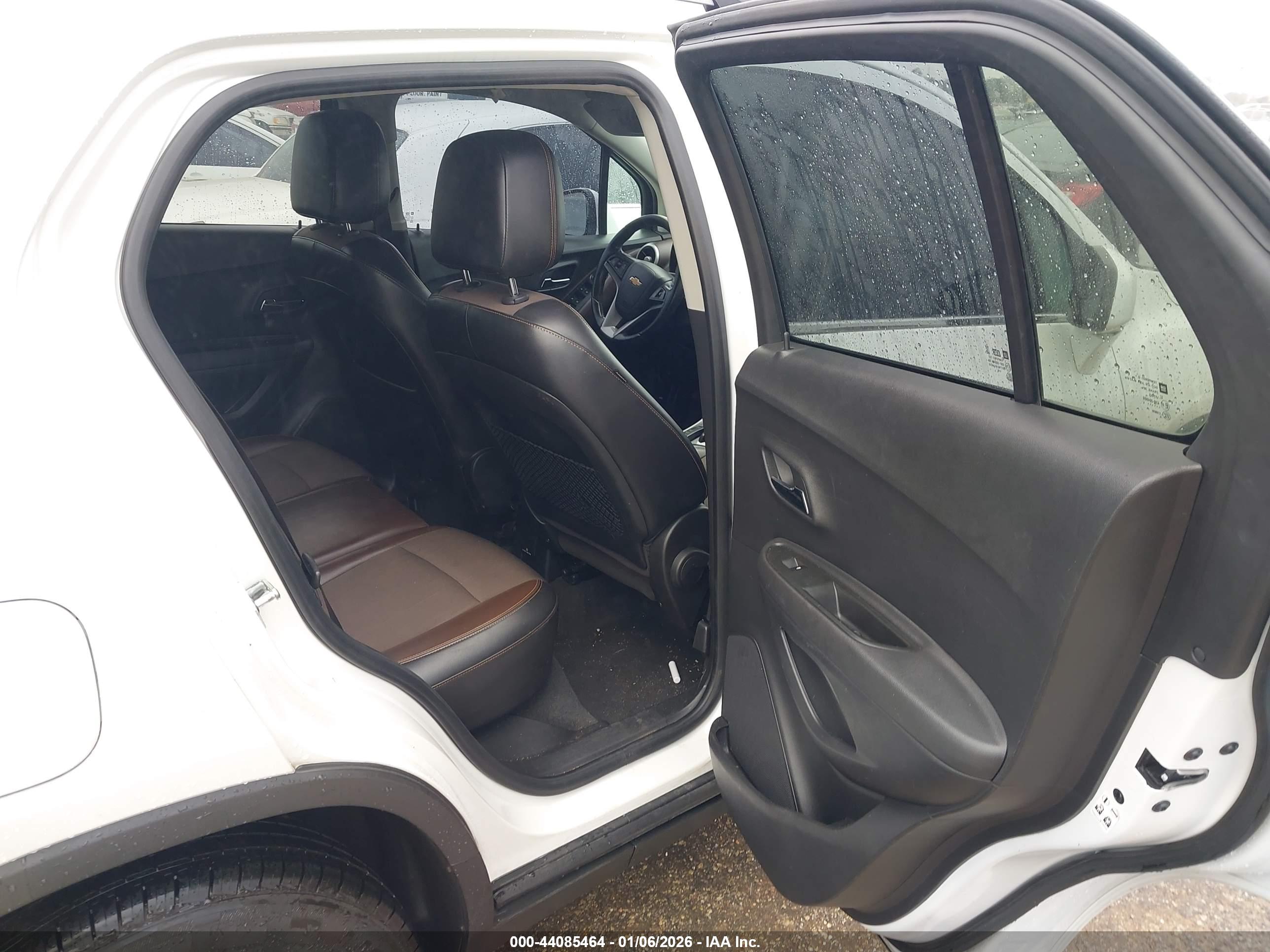 CHEVROLET TRAX image 8