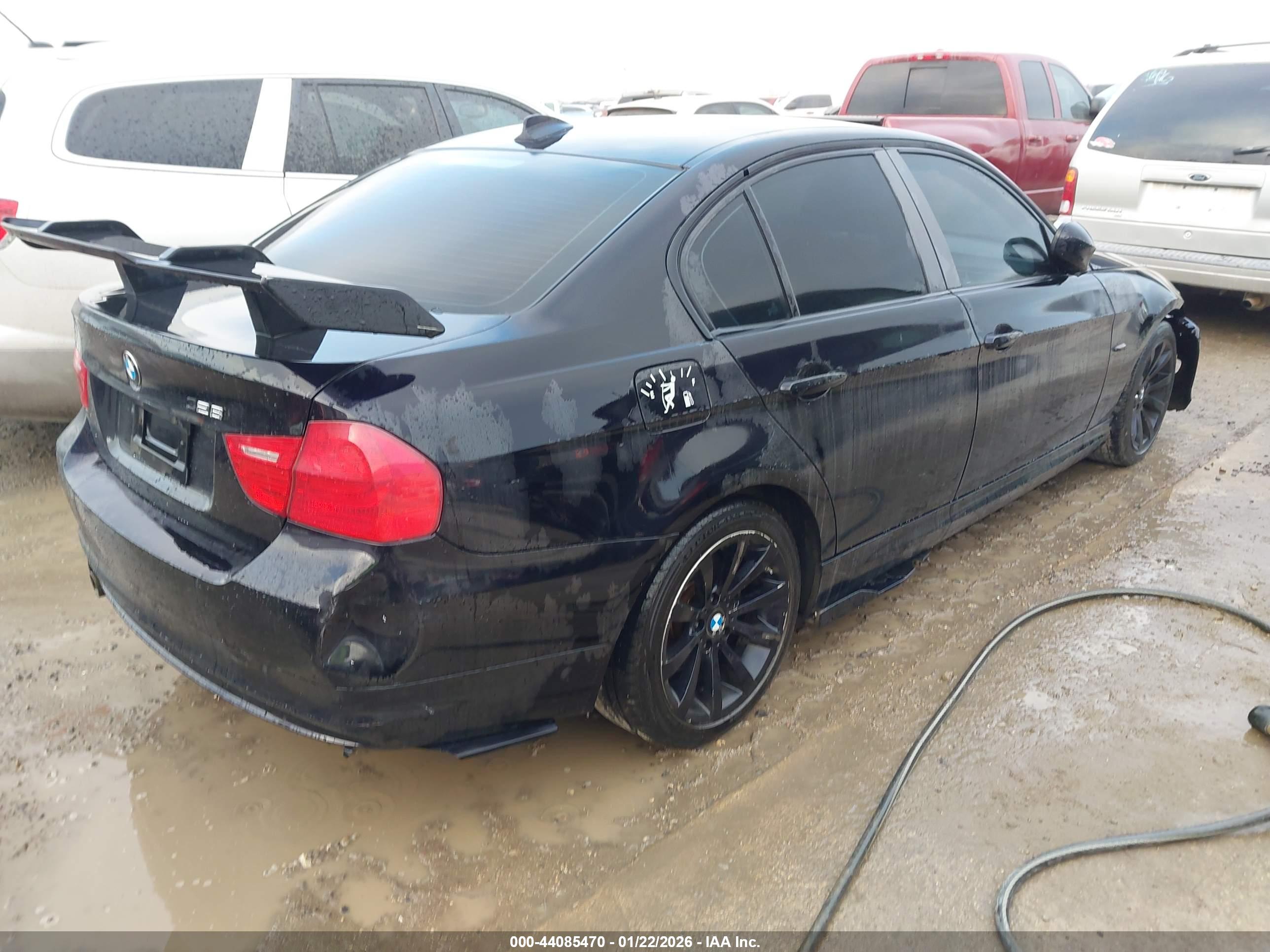 BMW 328I image 4