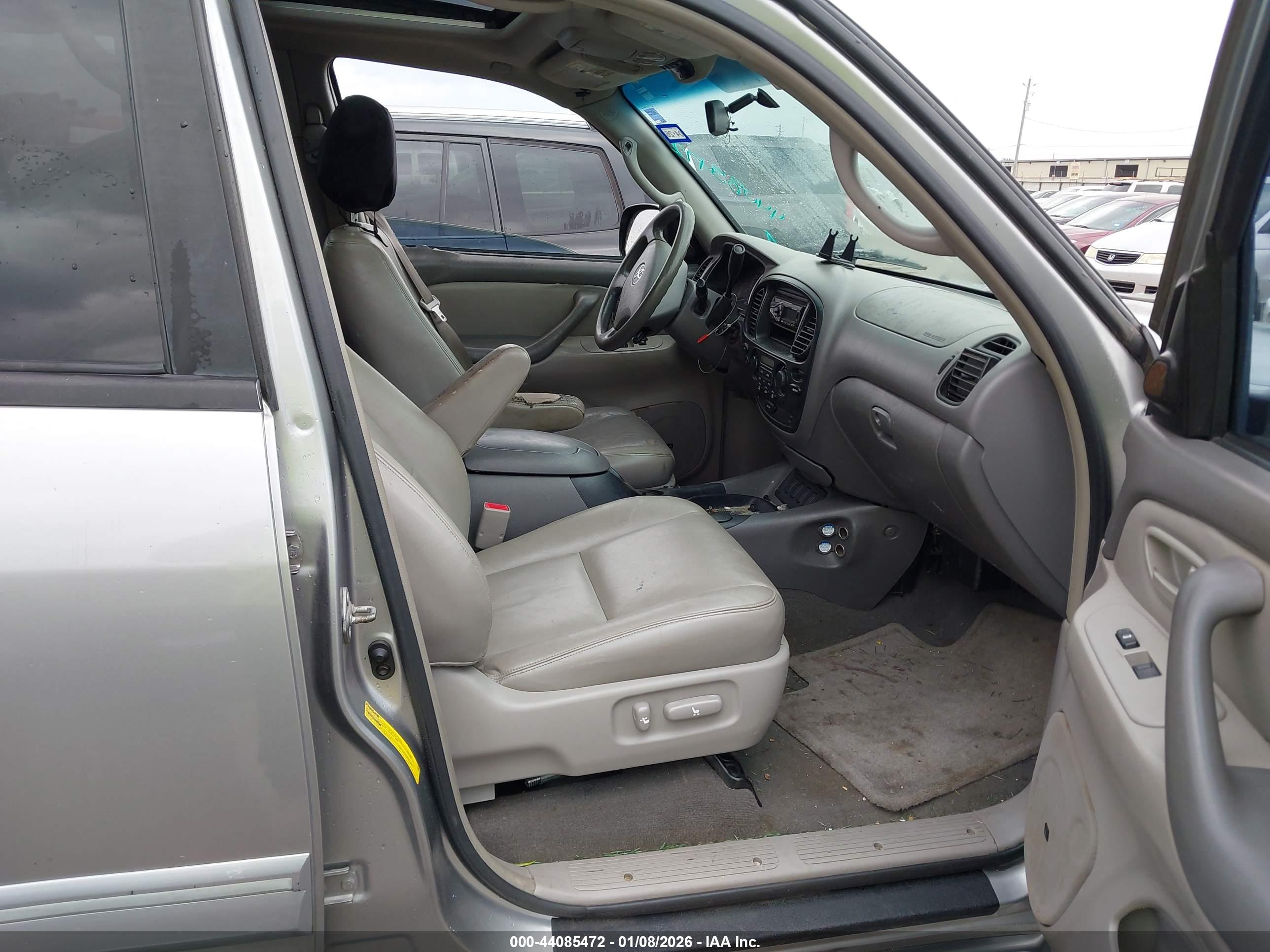 TOYOTA SEQUOIA image 5