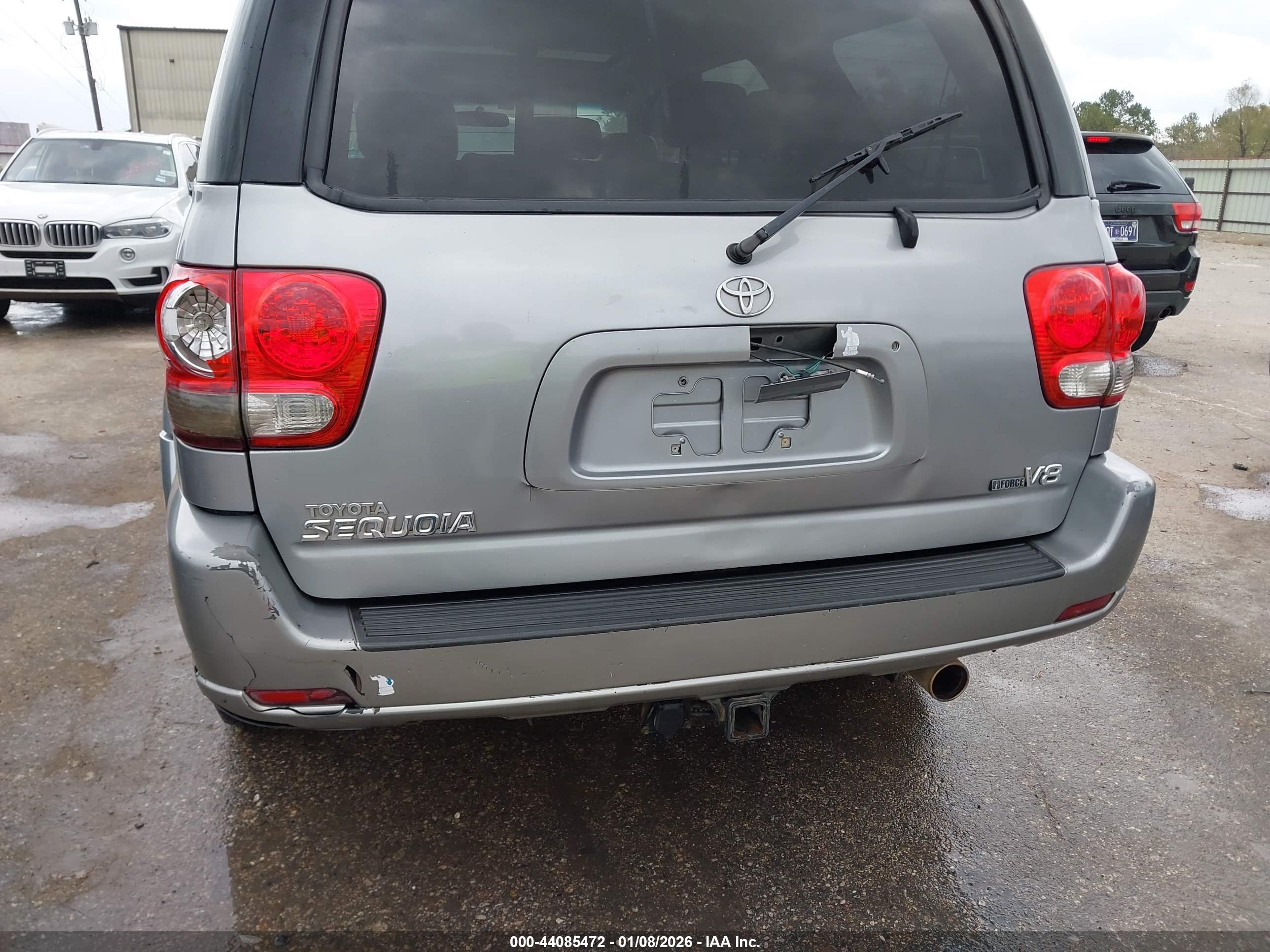 TOYOTA SEQUOIA image 6