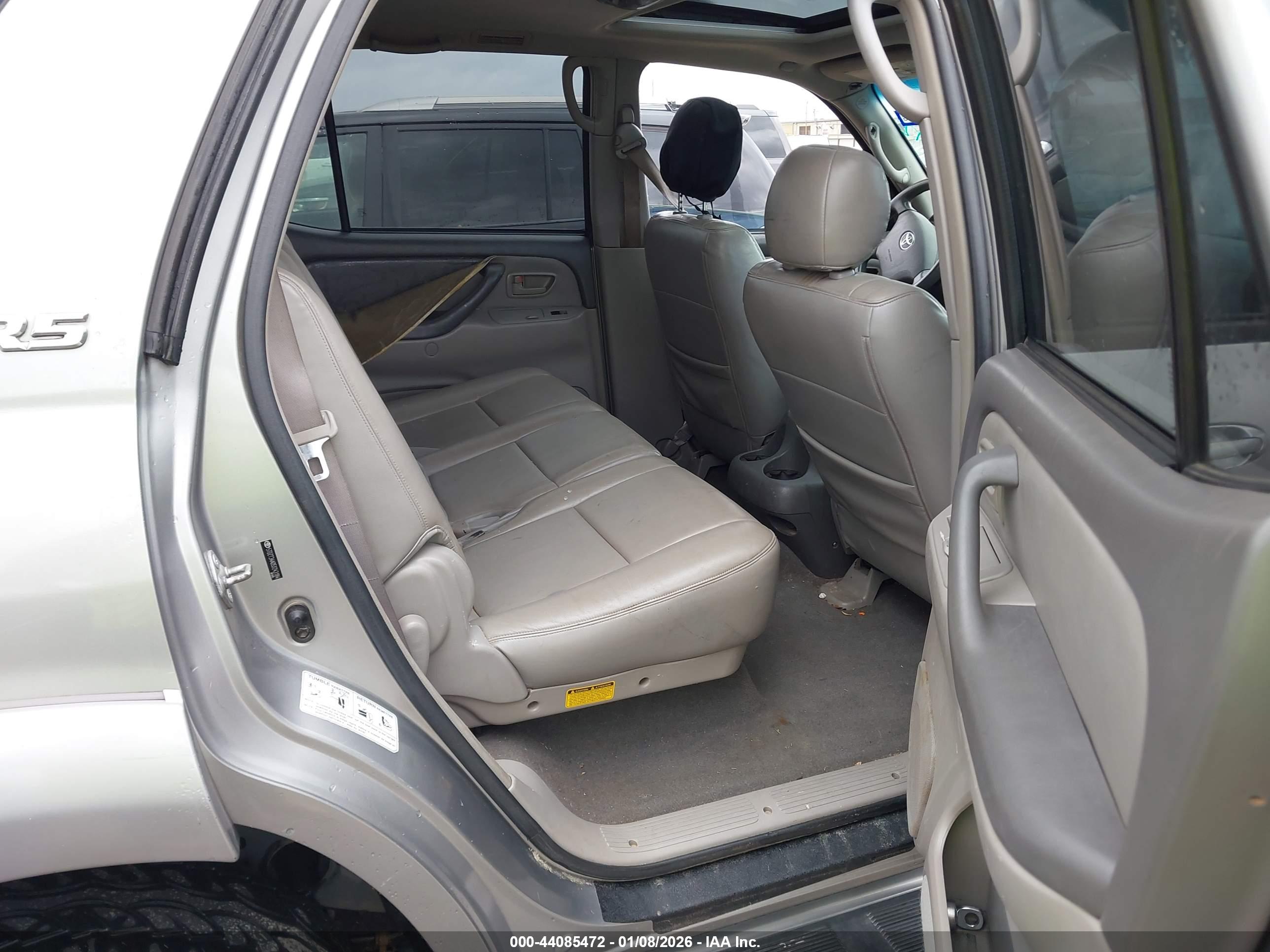 TOYOTA SEQUOIA image 8