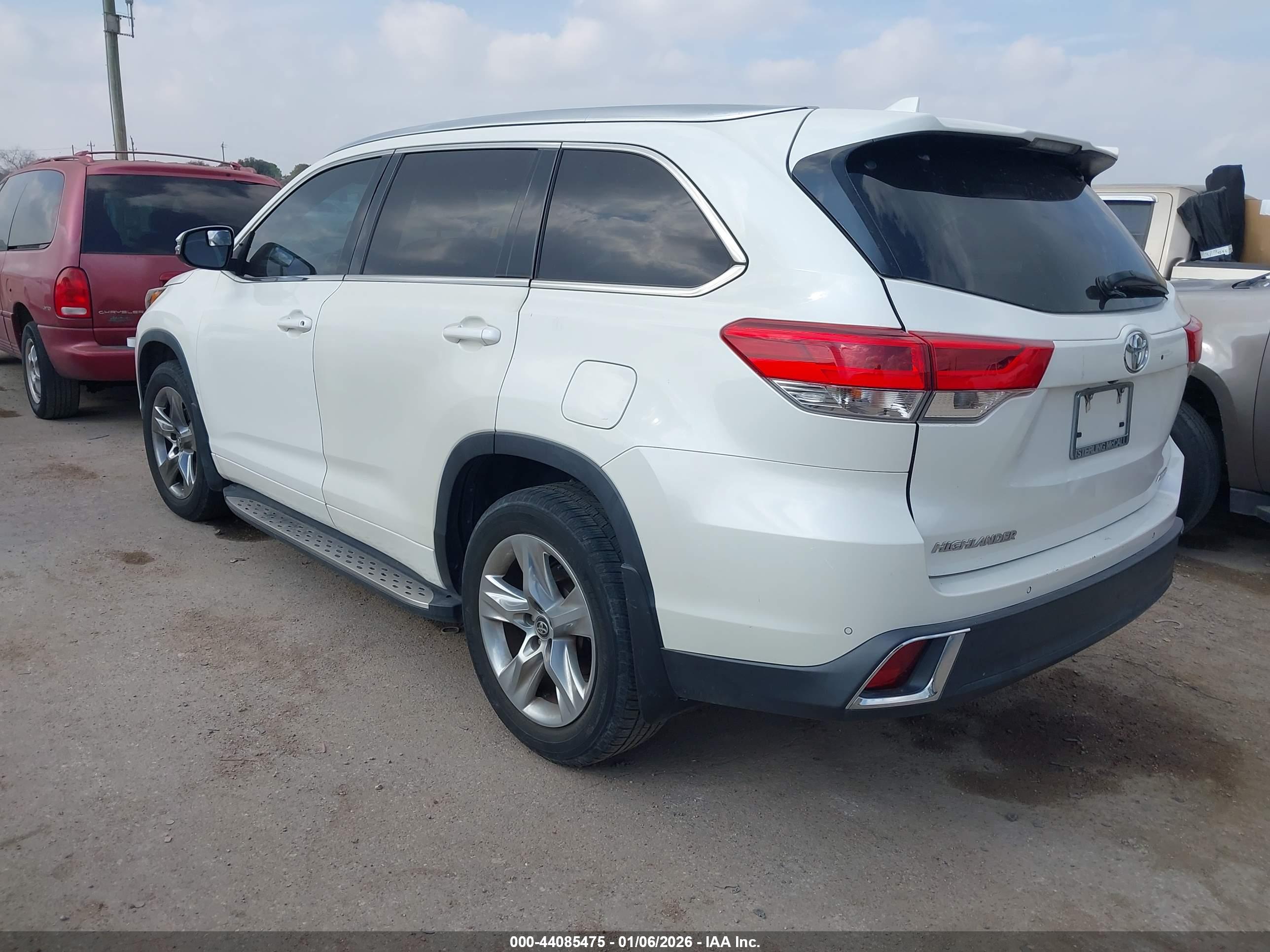 TOYOTA HIGHLANDER image 3
