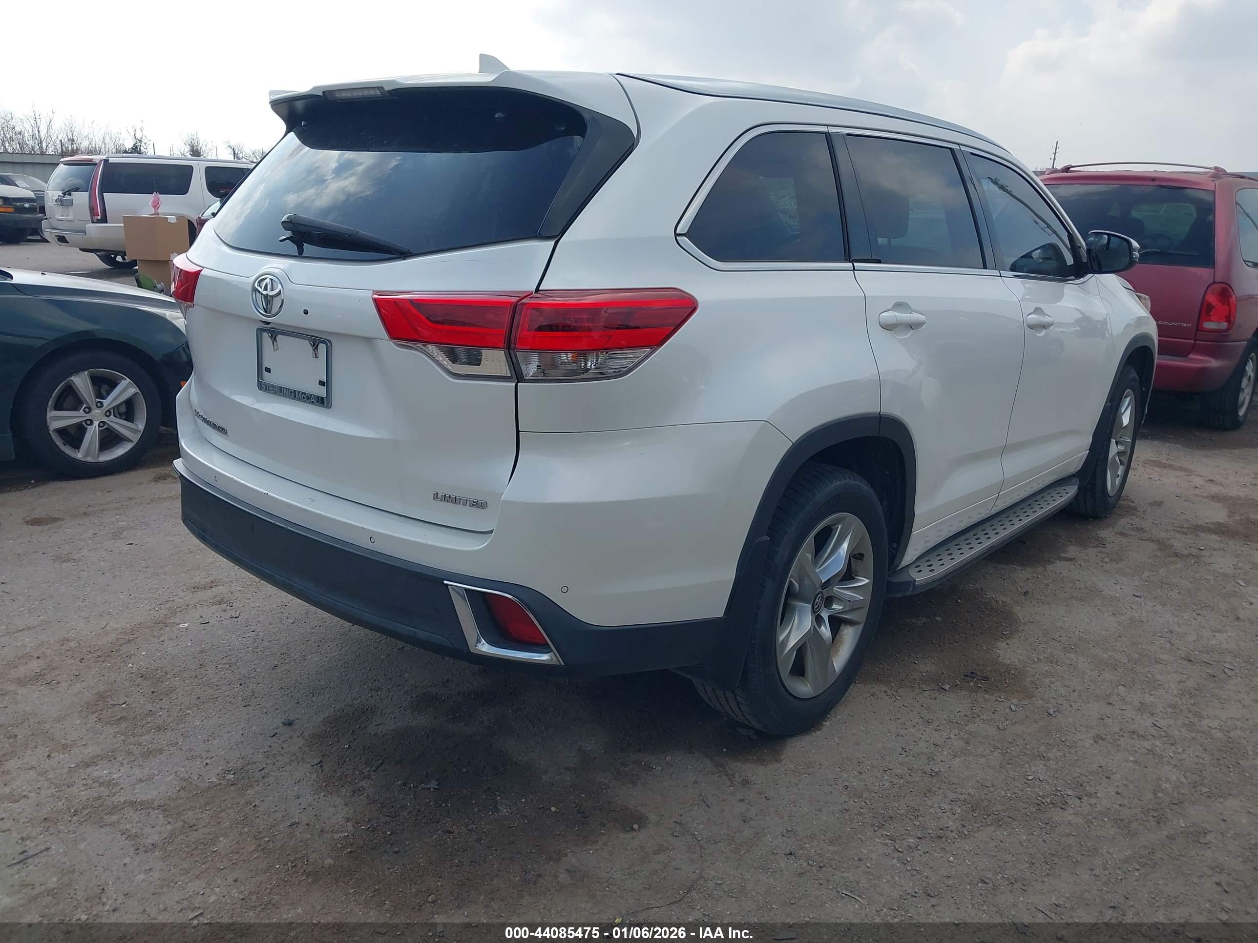 TOYOTA HIGHLANDER image 4