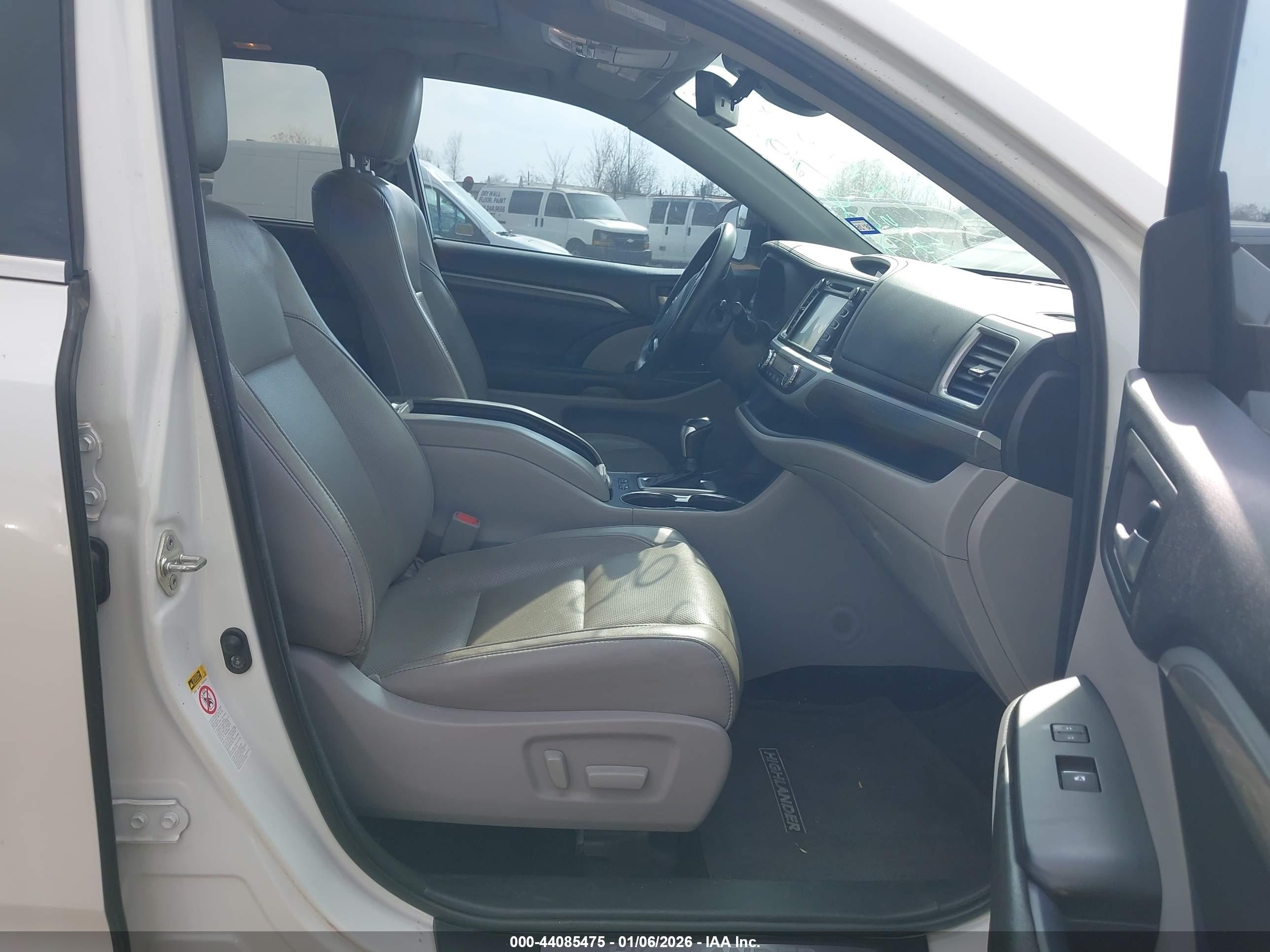 TOYOTA HIGHLANDER image 5