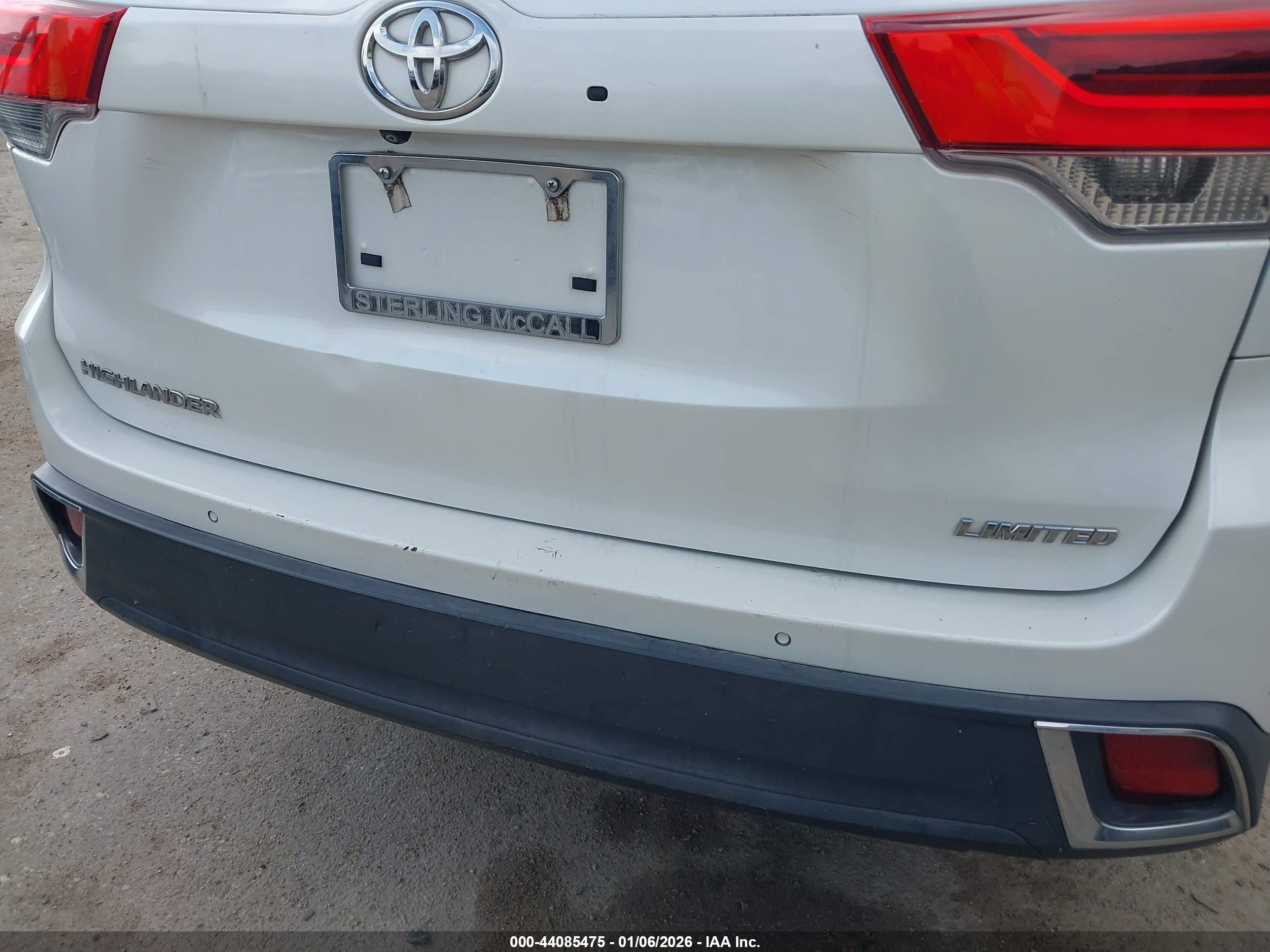 TOYOTA HIGHLANDER image 6
