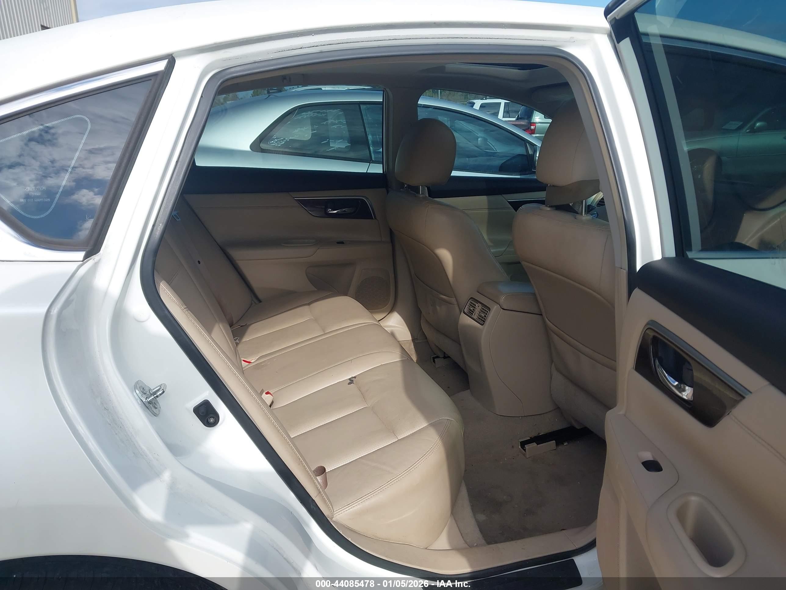 NISSAN ALTIMA image 8