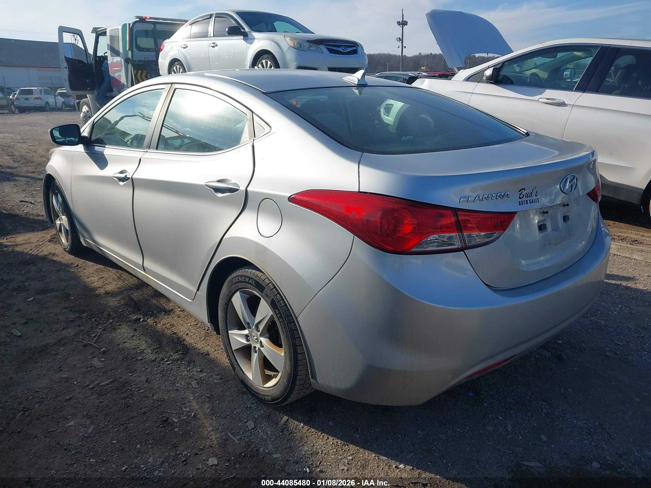 HYUNDAI ELANTRA image 3
