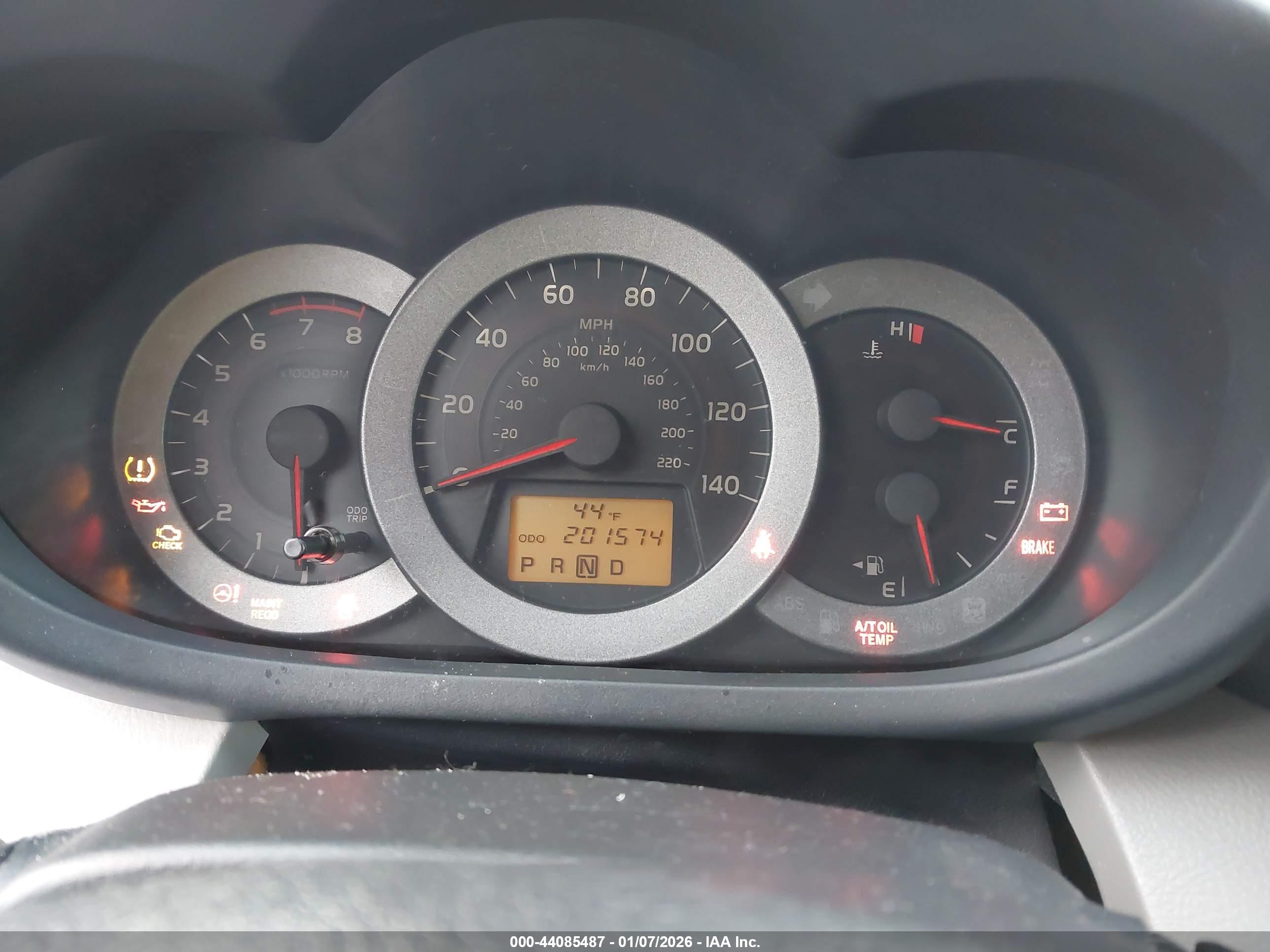 TOYOTA RAV4 image 7