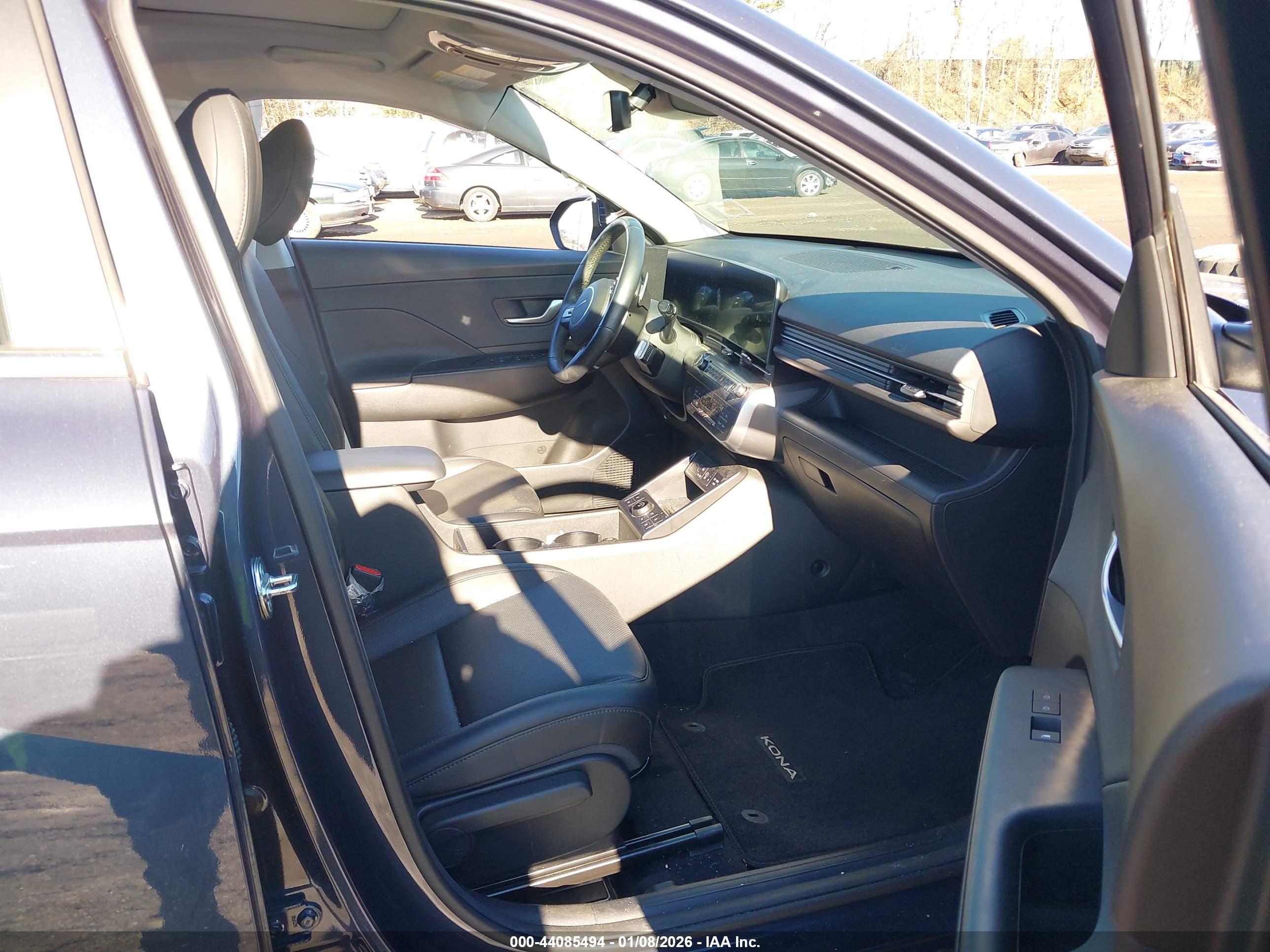 HYUNDAI KONA image 5