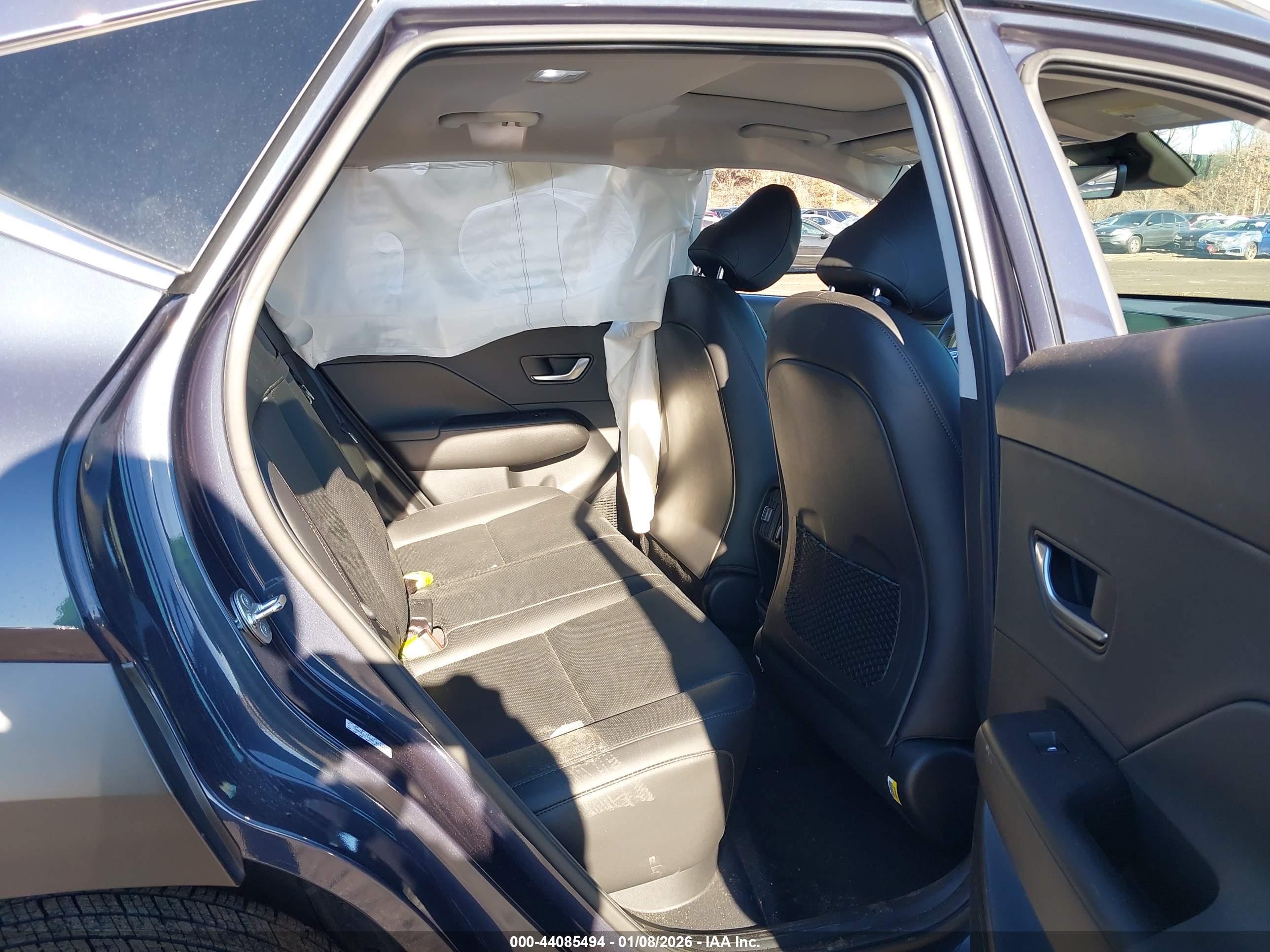 HYUNDAI KONA image 8