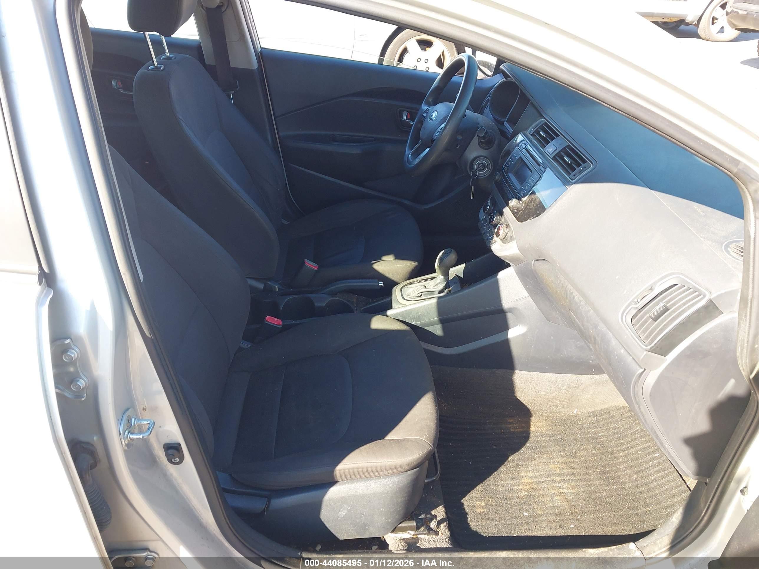 KIA RIO image 5