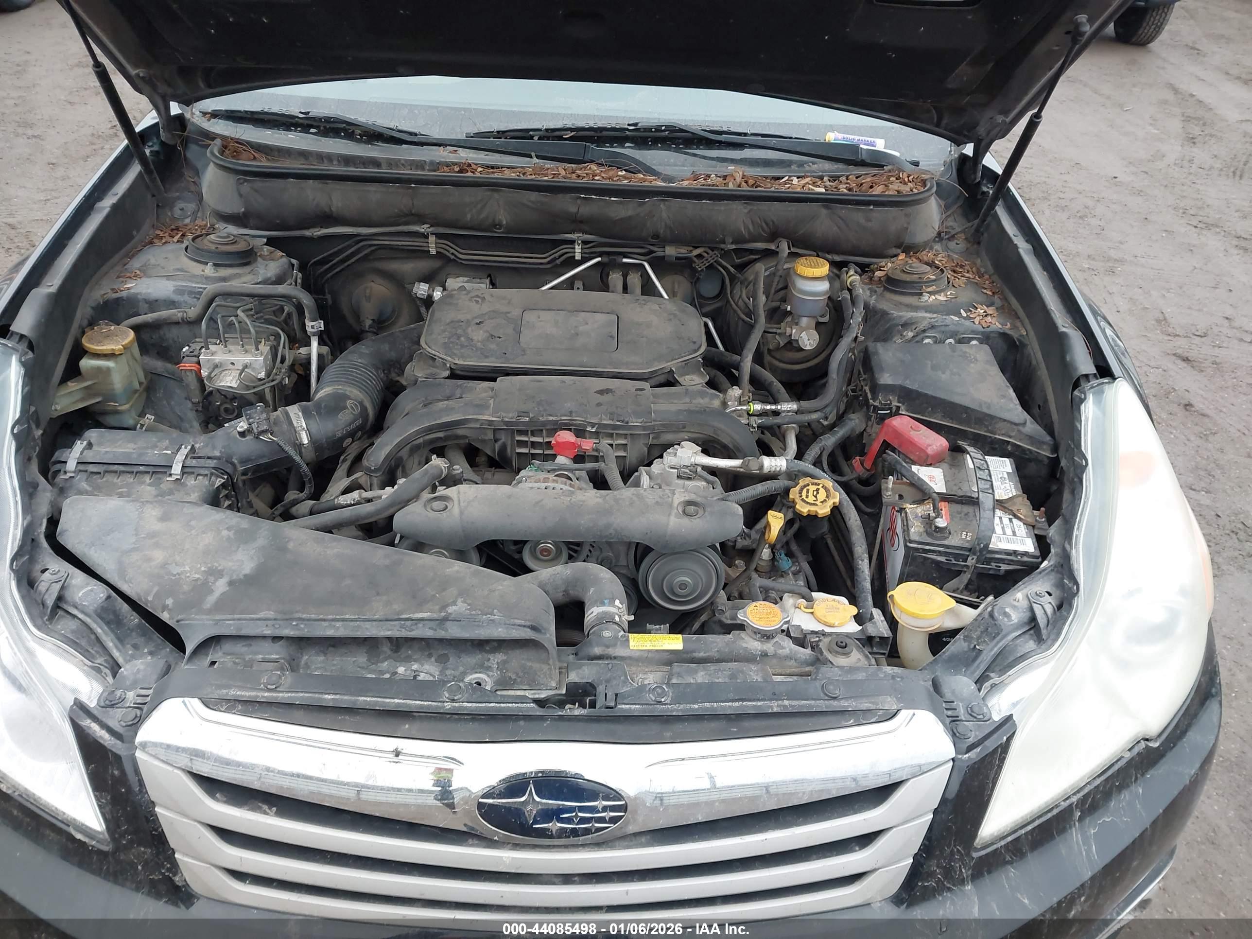 SUBARU OUTBACK image 10