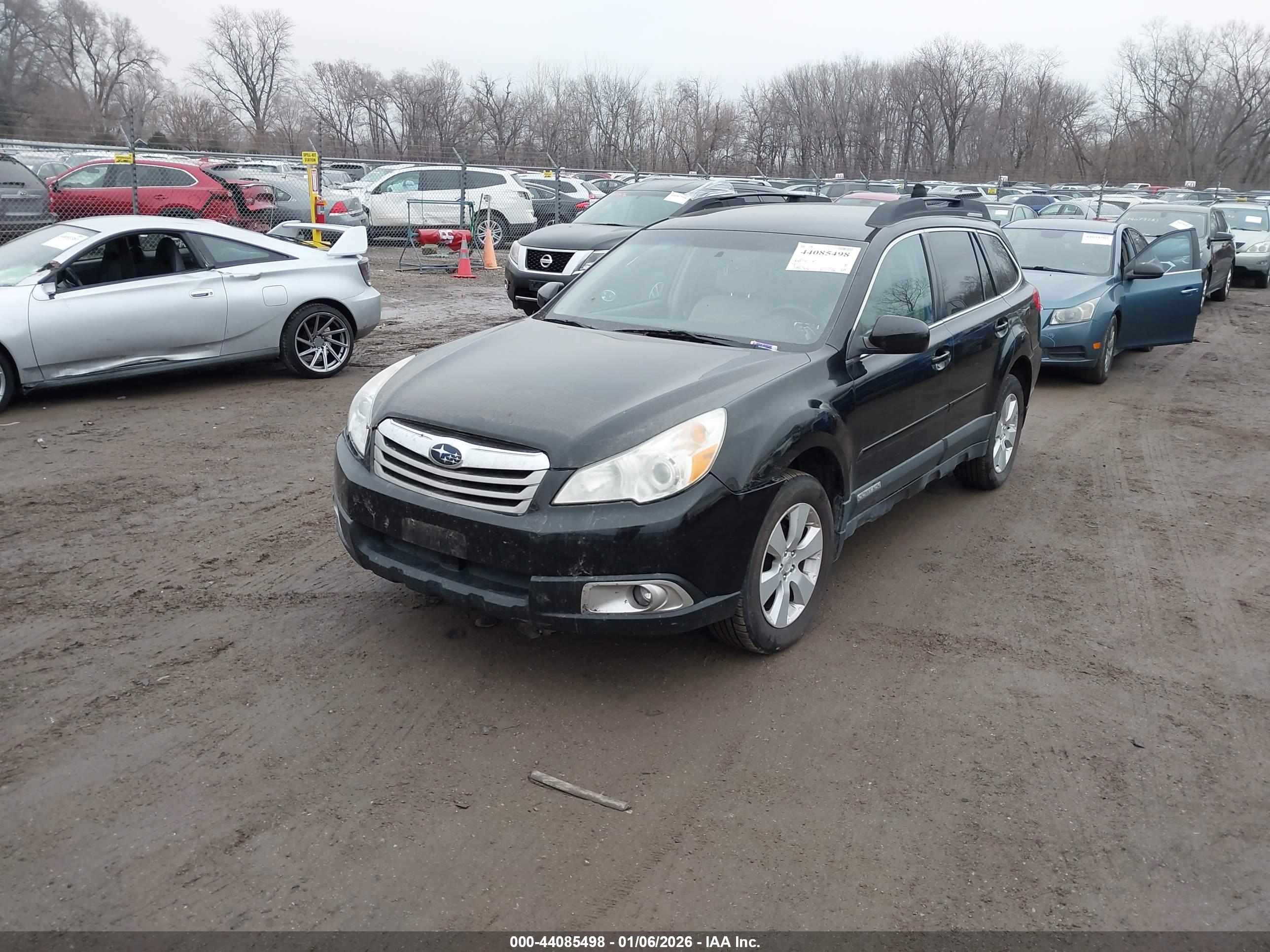 SUBARU OUTBACK image 2