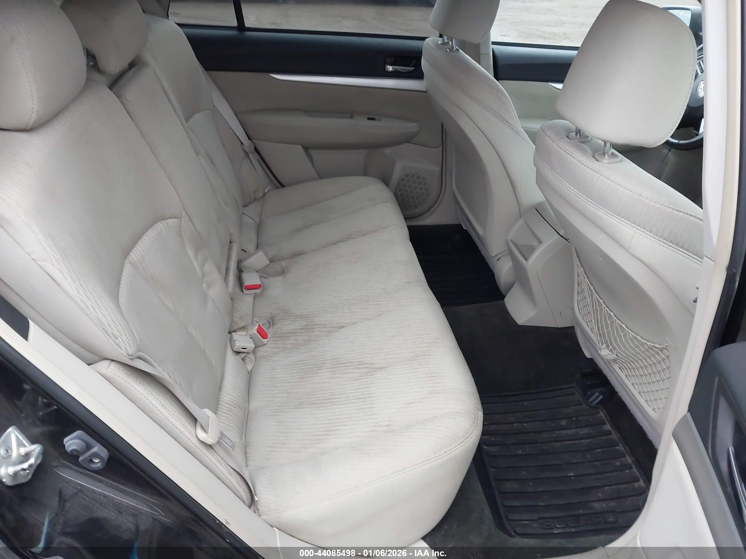 SUBARU OUTBACK image 8