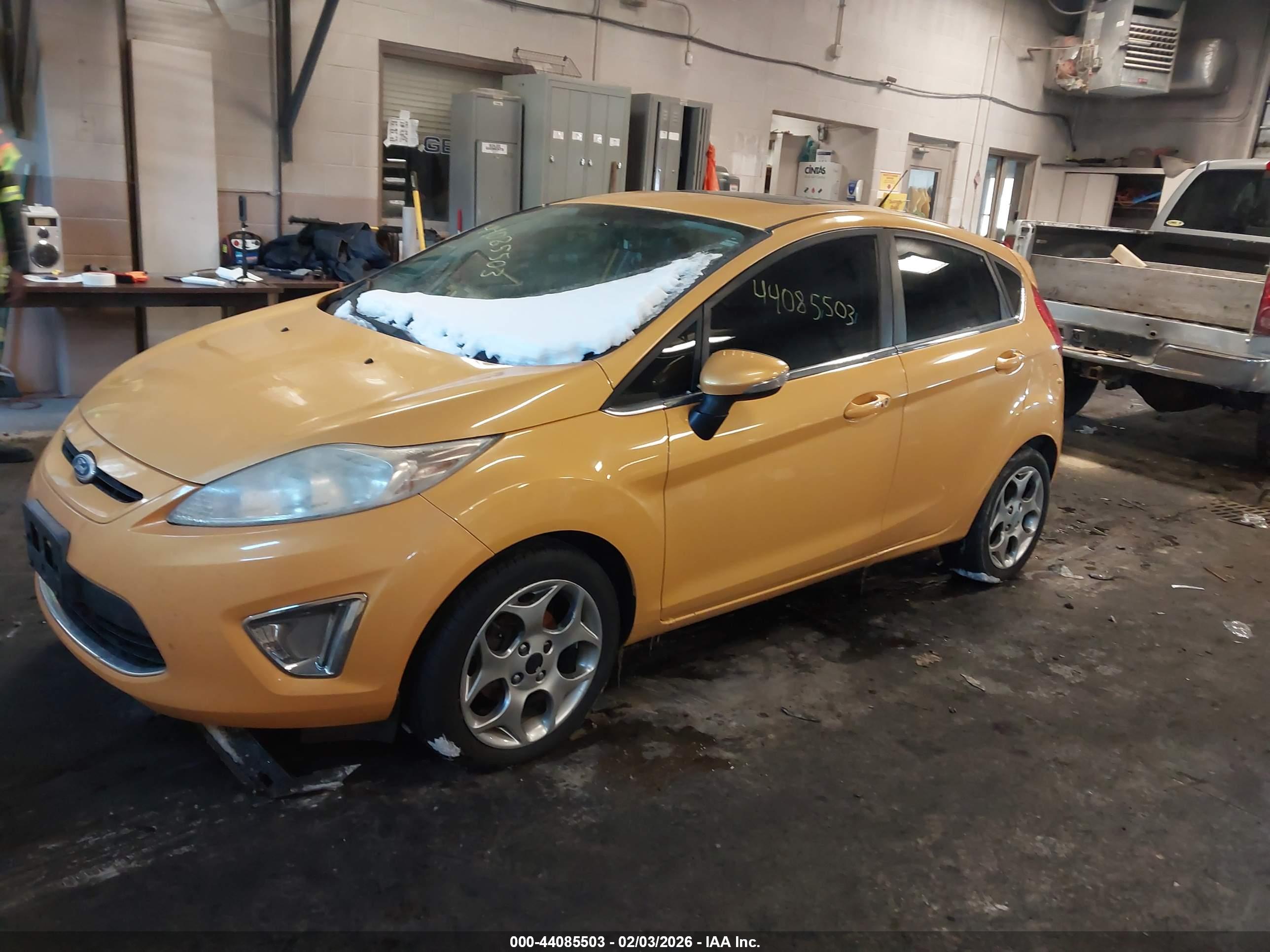 FORD FIESTA image 2