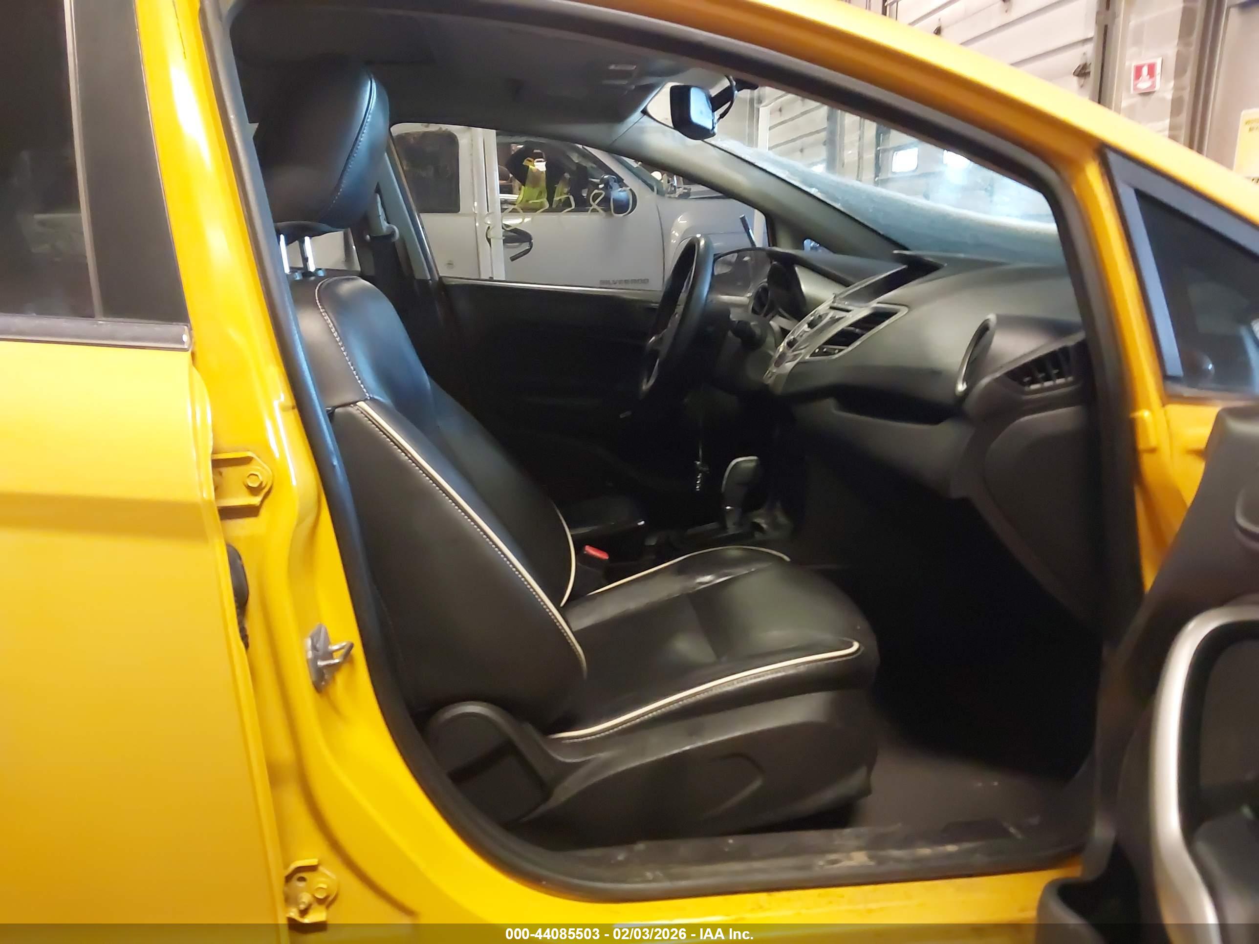 FORD FIESTA image 5