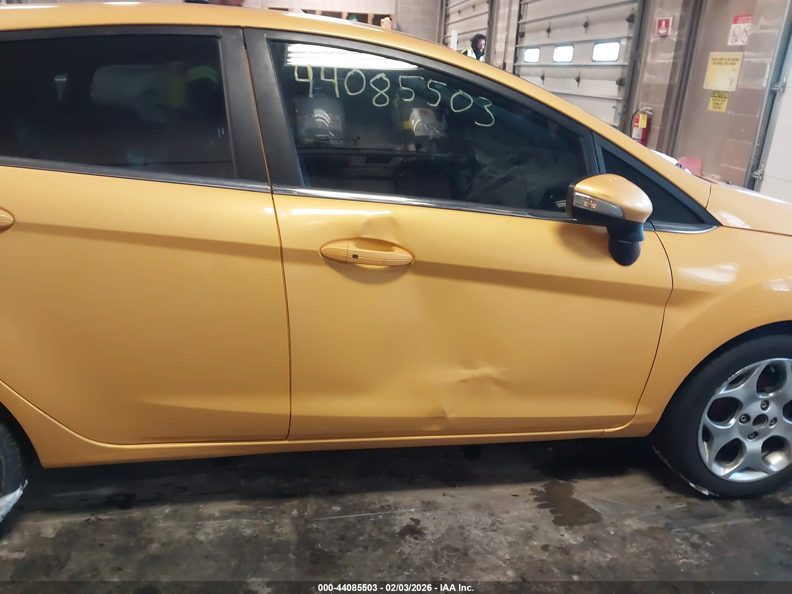 FORD FIESTA image 6