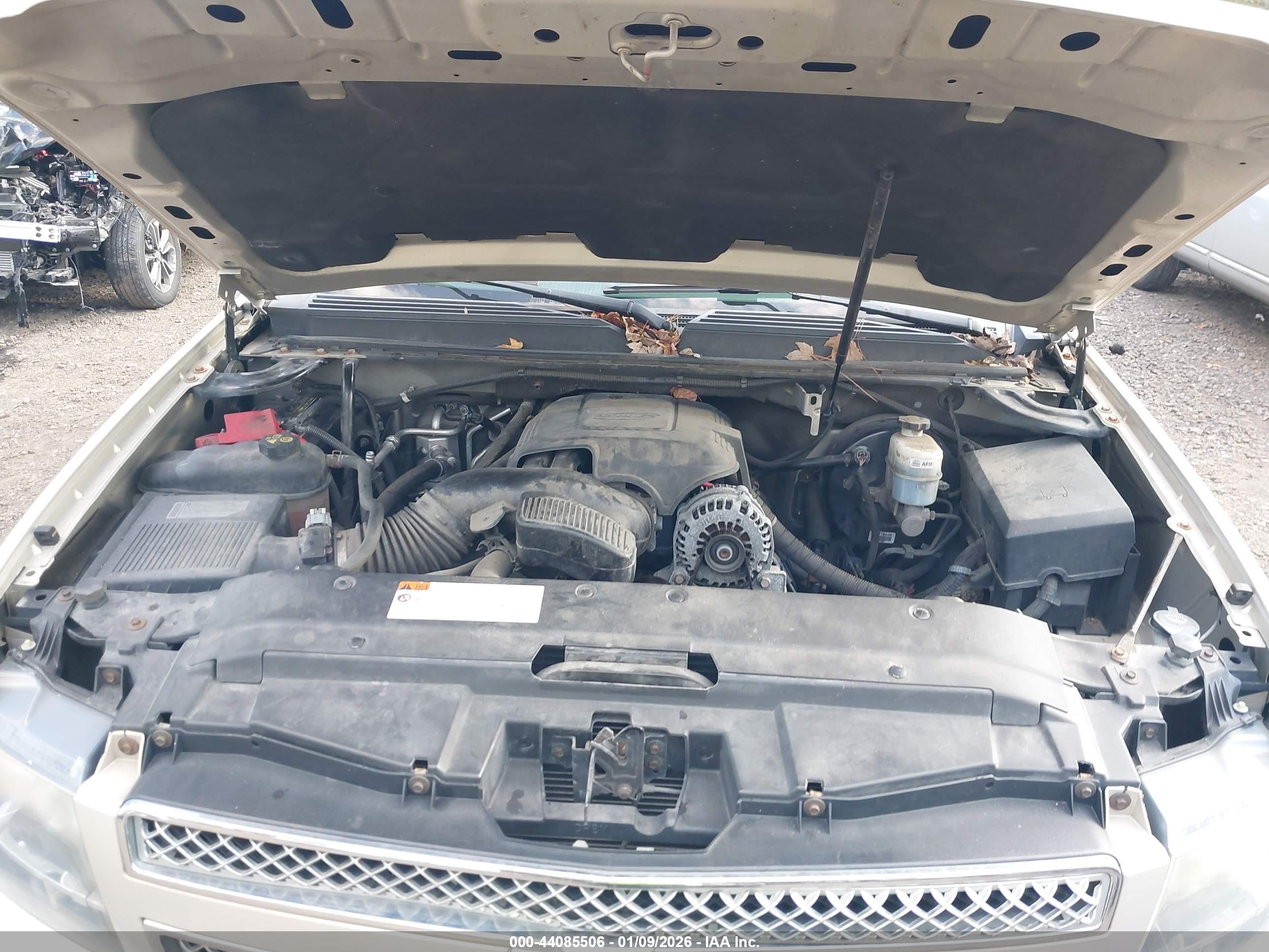 CHEVROLET TAHOE image 10