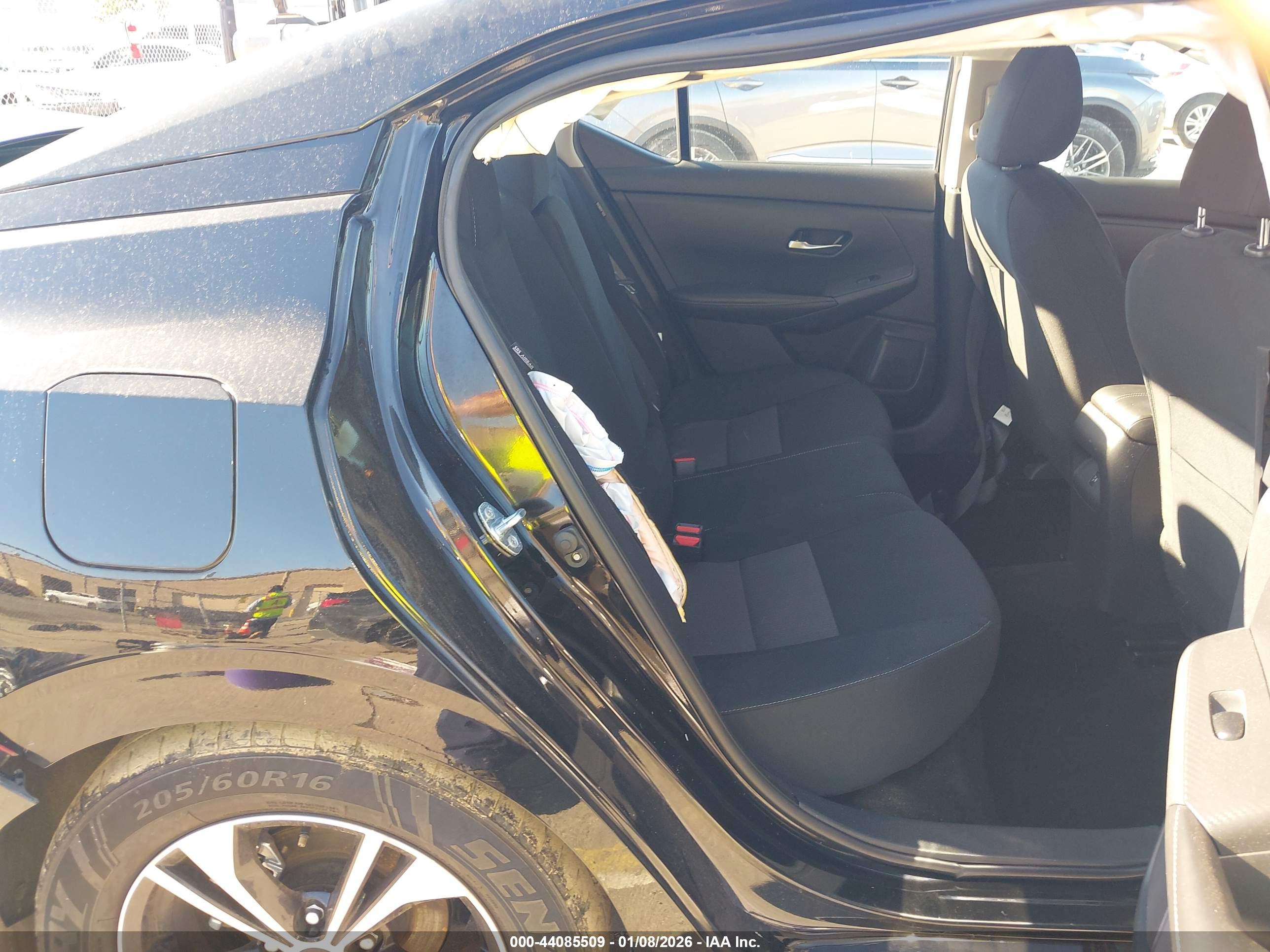 NISSAN SENTRA image 8
