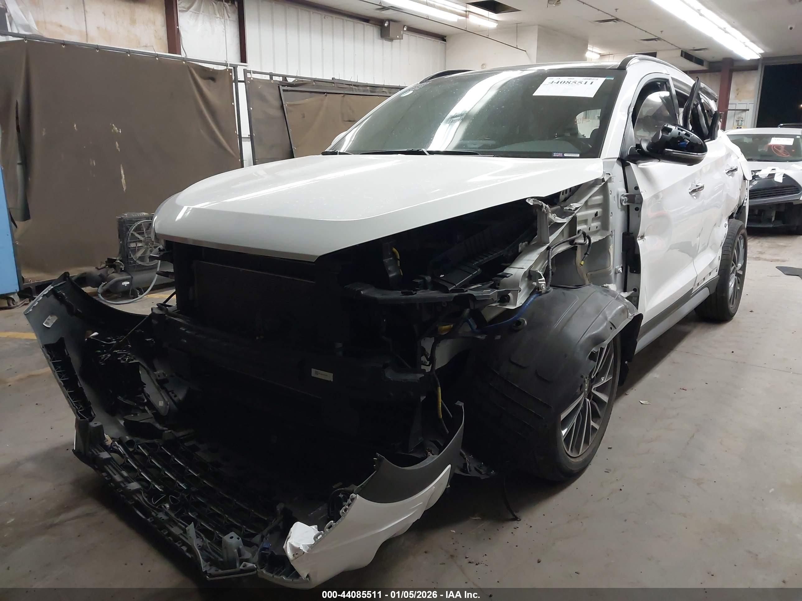 HYUNDAI TUCSON image 2