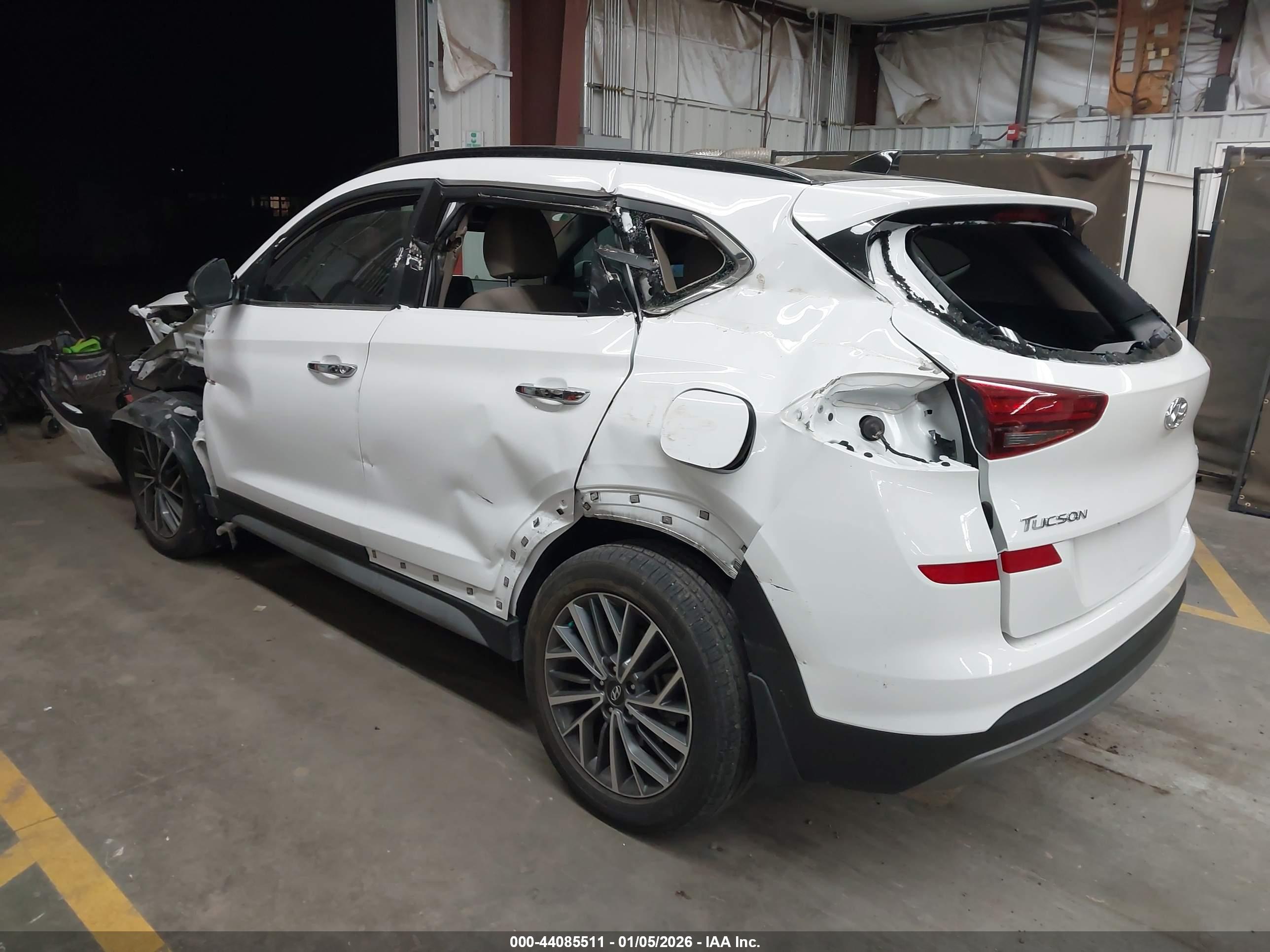 HYUNDAI TUCSON image 3