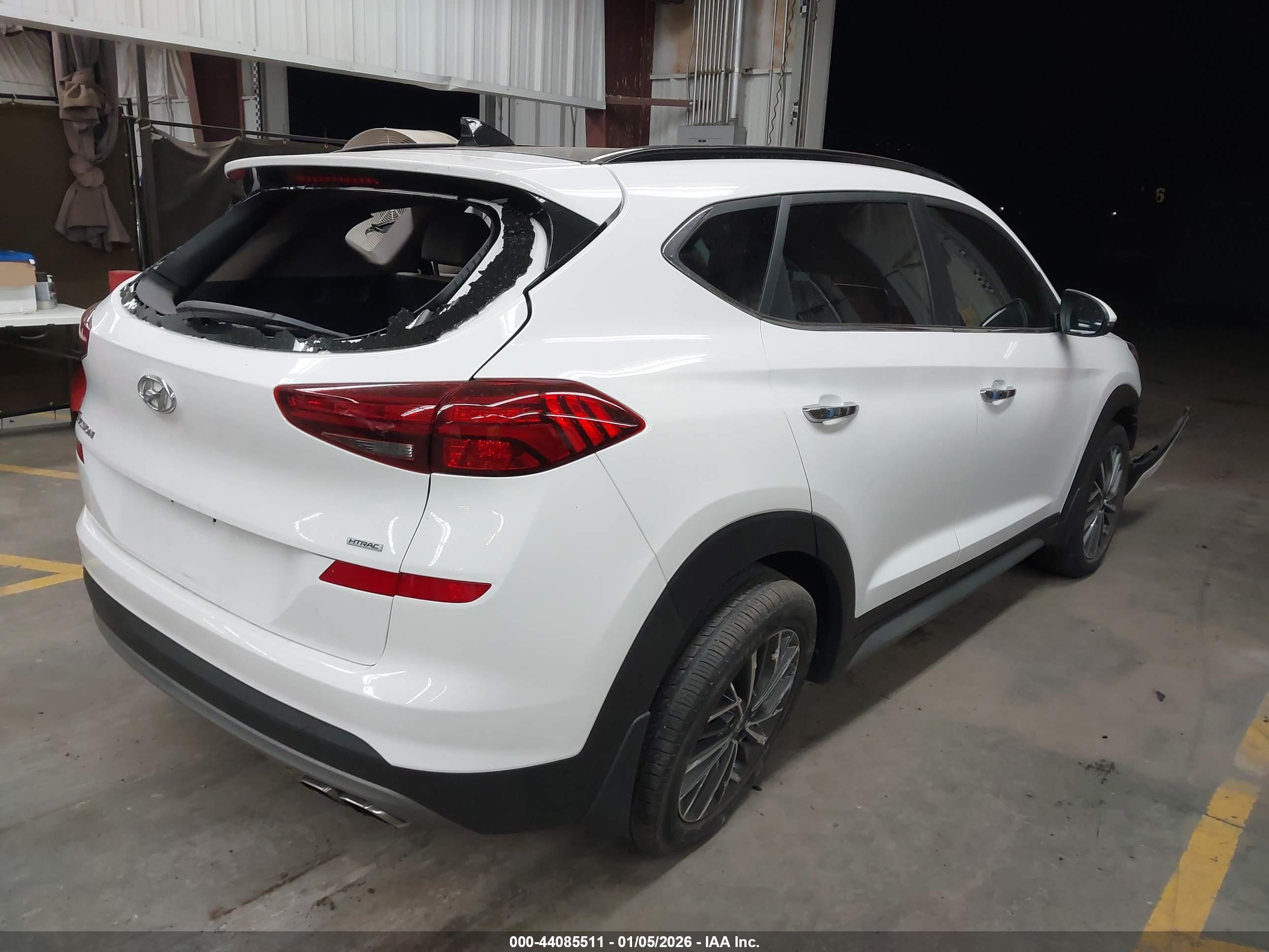 HYUNDAI TUCSON image 4