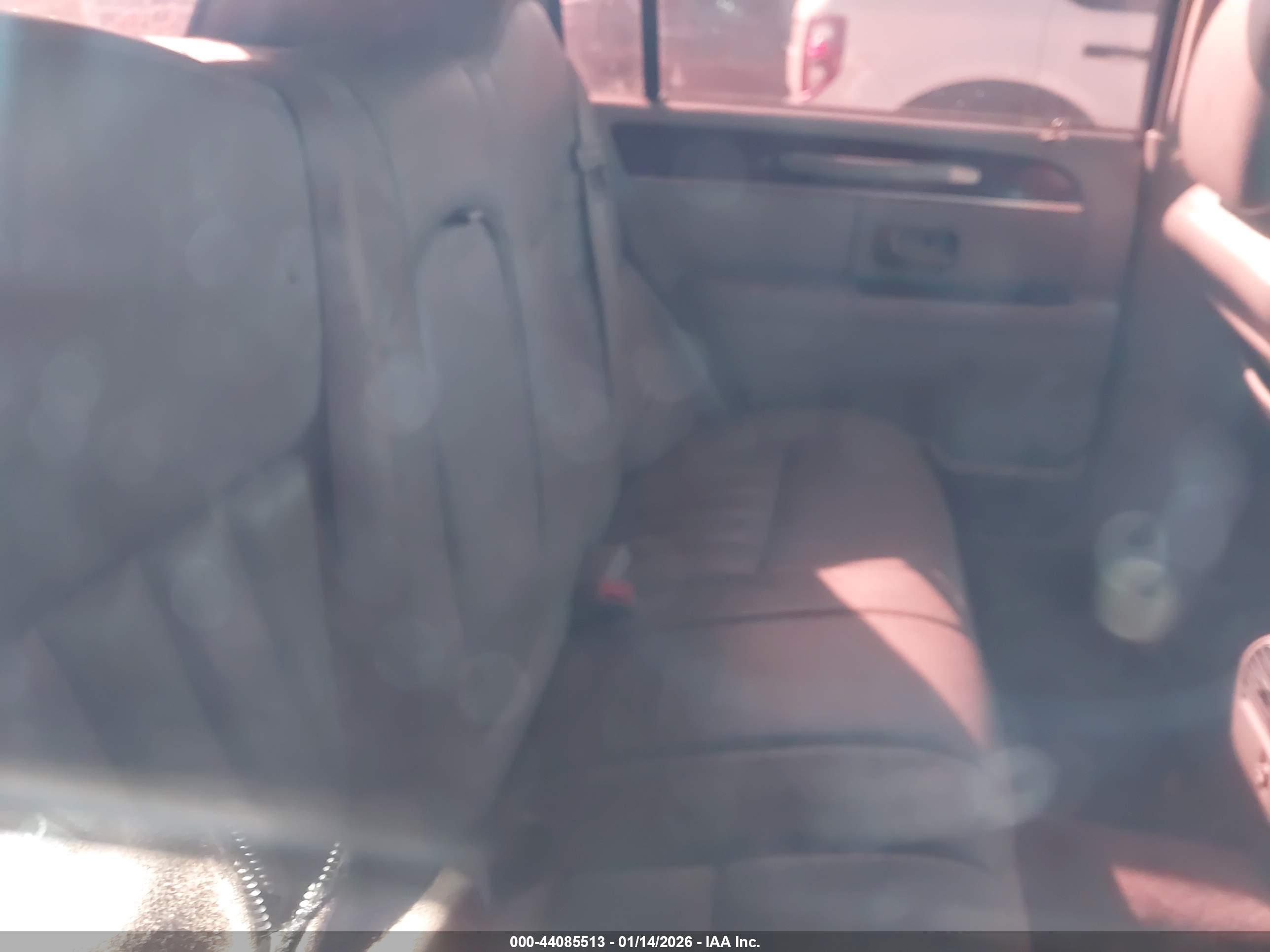 LINCOLN TOWN image 8