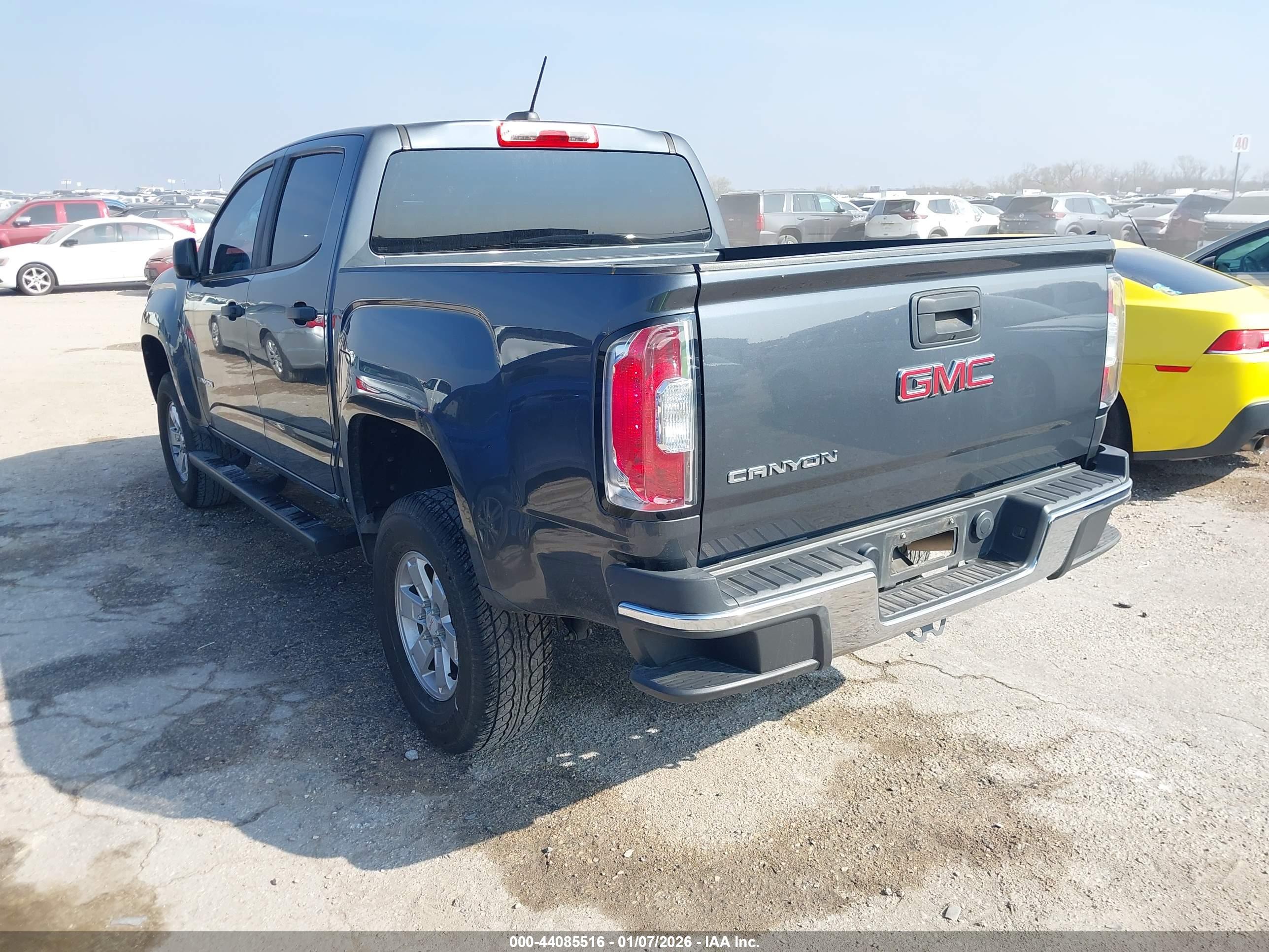 GMC CANYON image 3