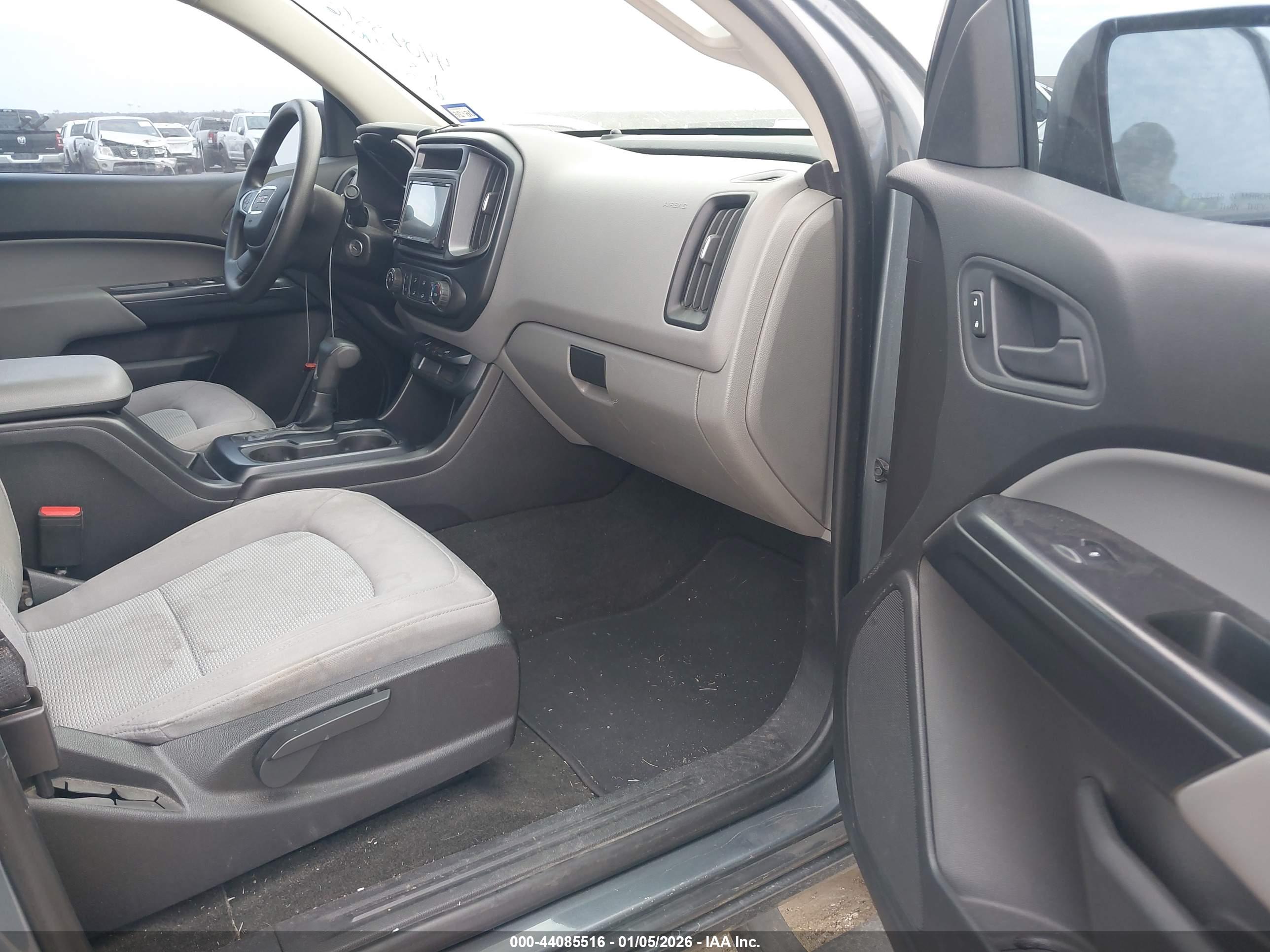 GMC CANYON image 5