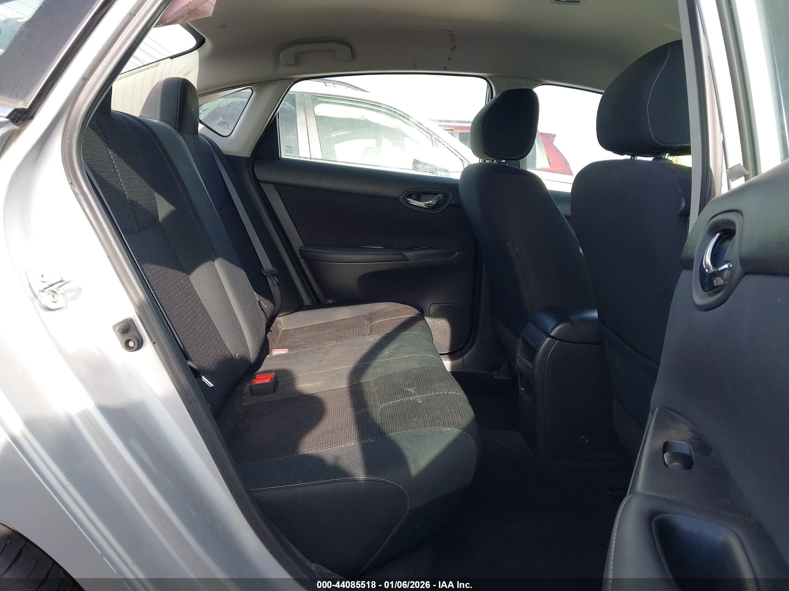 NISSAN SENTRA image 8