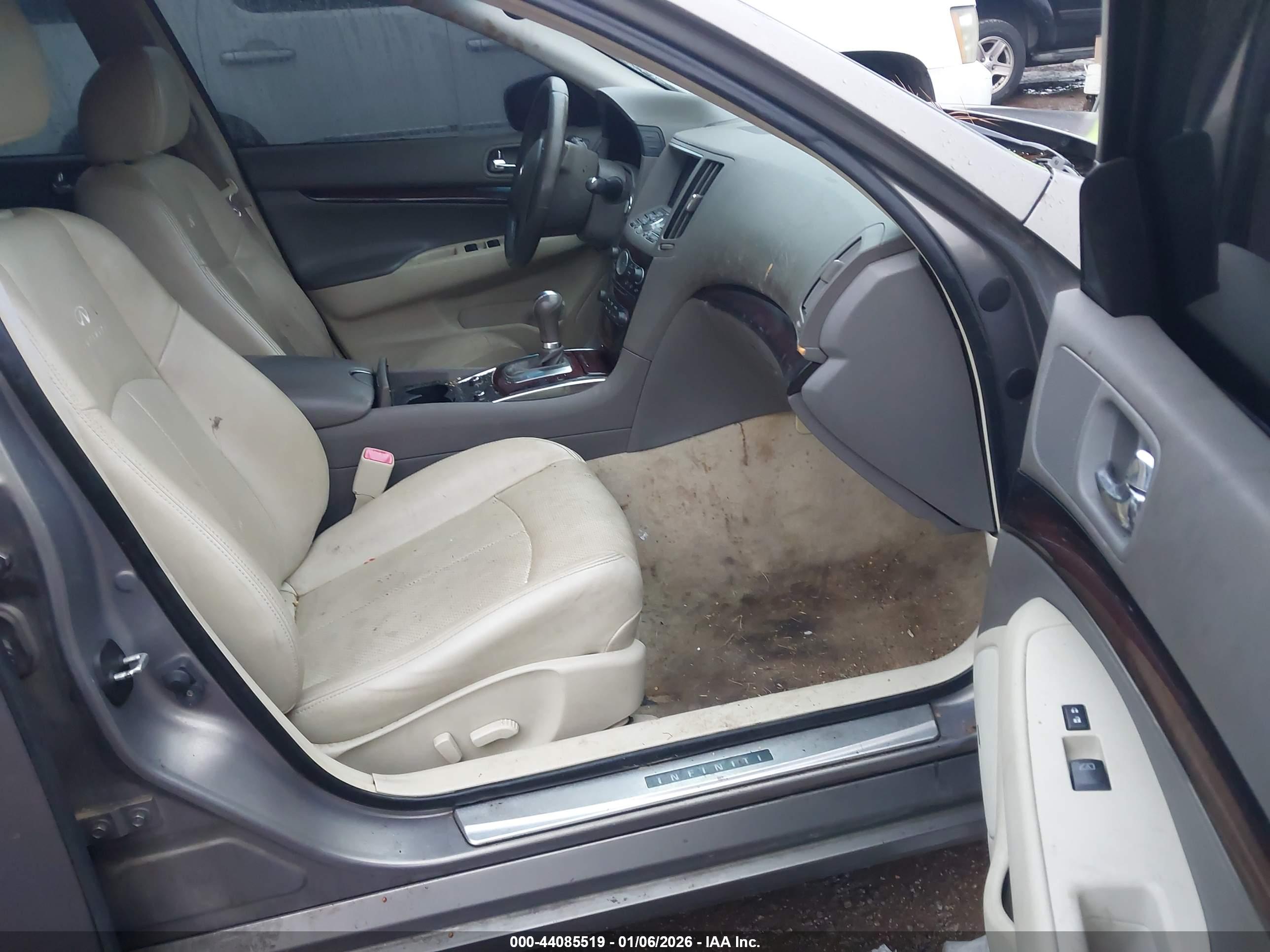 INFINITI G37 image 5