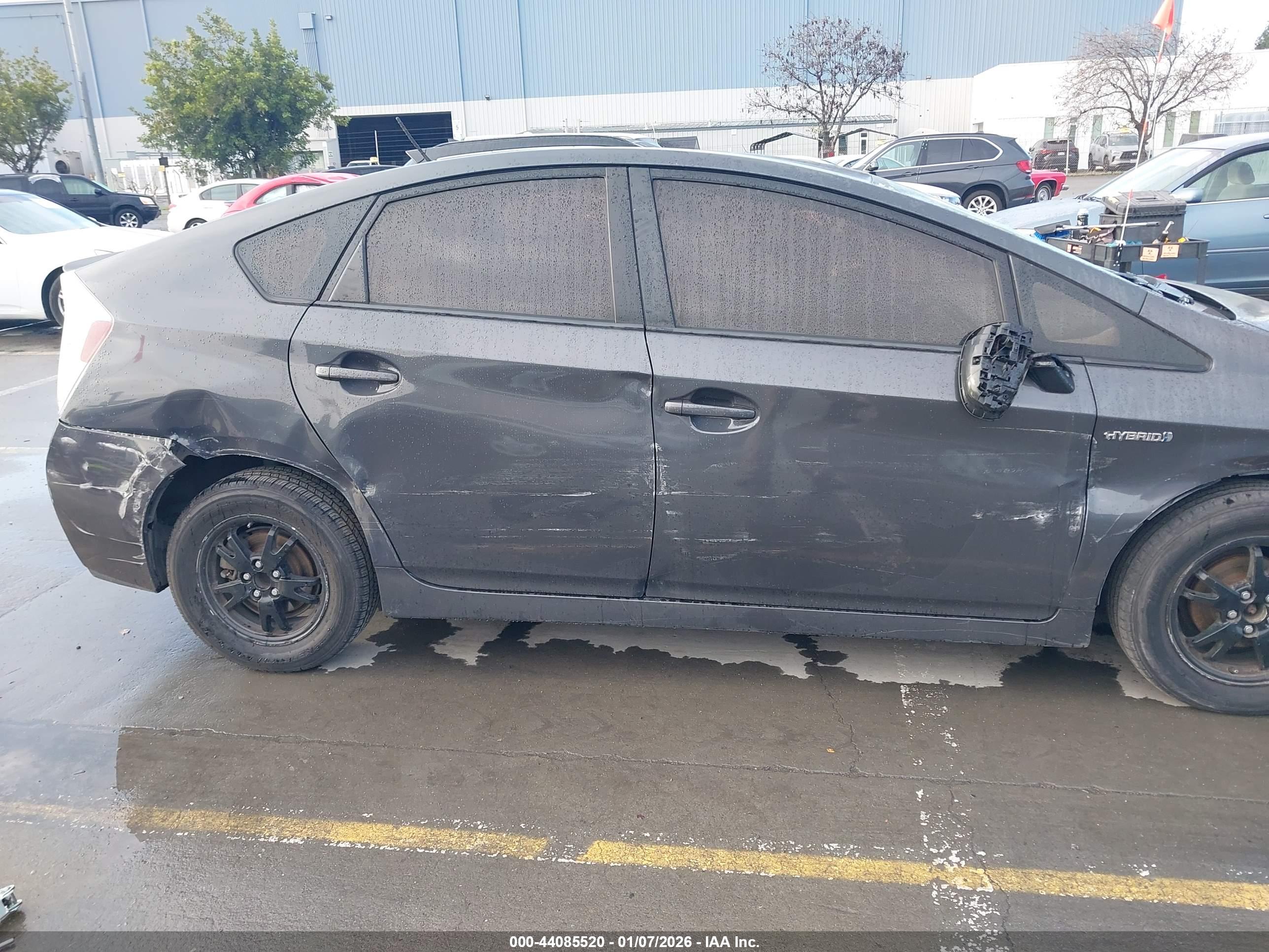 TOYOTA PRIUS image 6