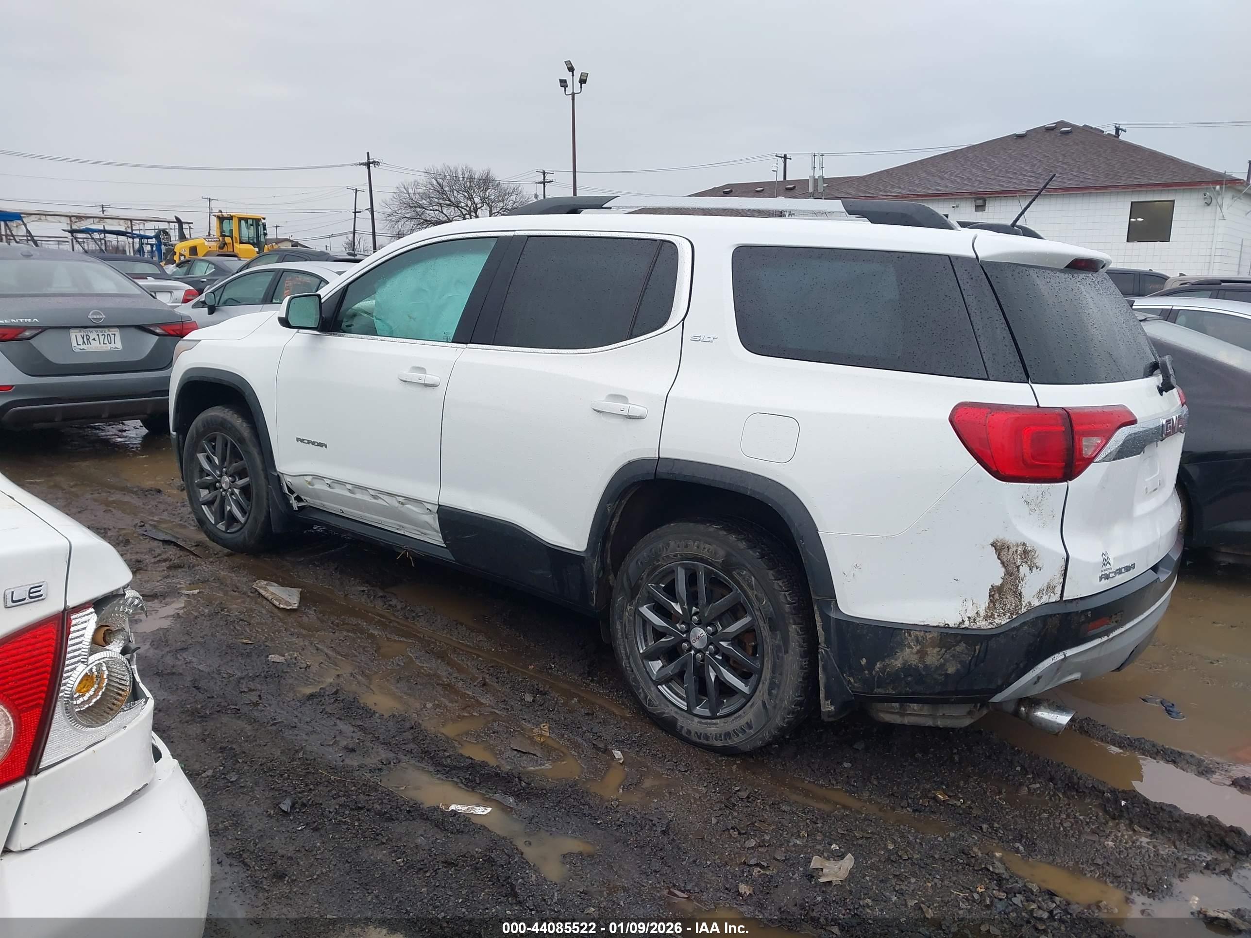GMC ACADIA image 3