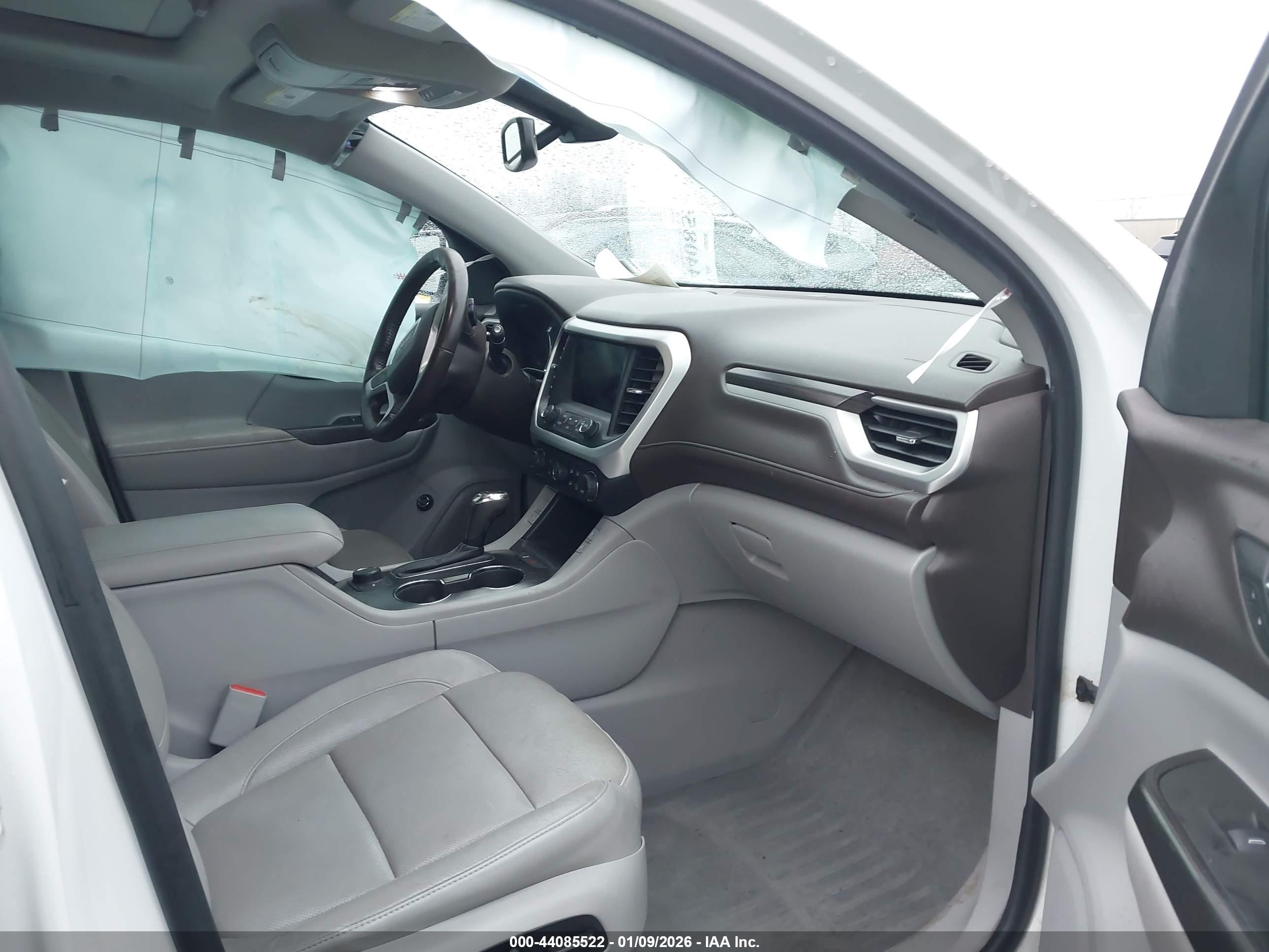 GMC ACADIA image 5