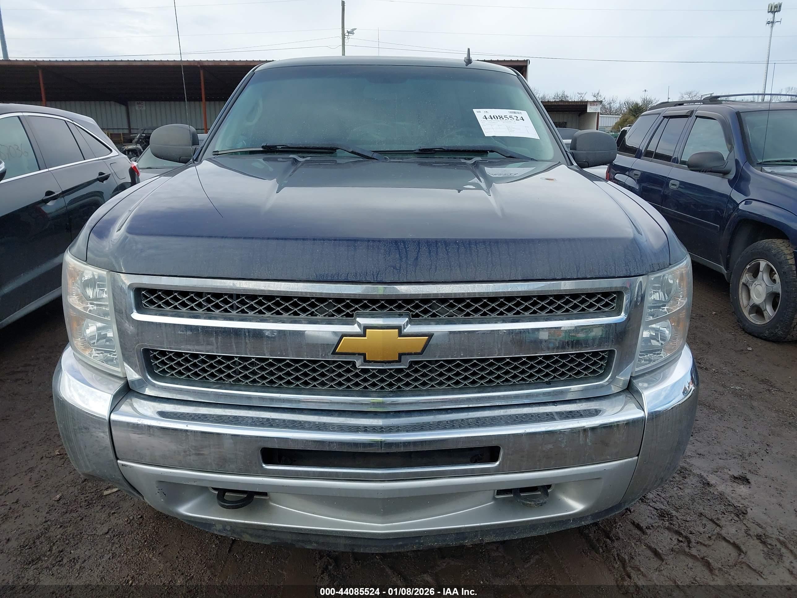 CHEVROLET SILVERADO image 6
